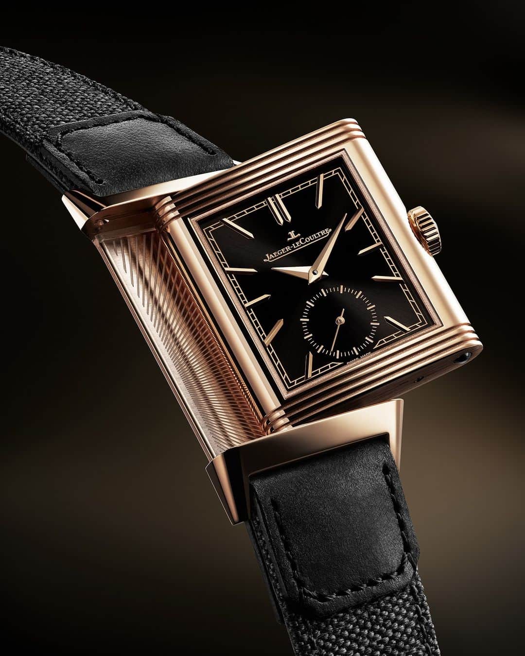 ジャガールクルトのインスタグラム：「Be the first to get one. #Reverso _ Reverso Tribute Small Seconds  First 100 pieces now available online Designed, made and assembled in our Manufacture _ With an elegant simplicity, the Reverso Tribute Small Seconds revives the codes of the 1931 Reverso with the hours marked by applied indexes, the 12 marked by a double index, the gadroons and the dauphine hands.  Order one of the first 100 pieces by clicking on our link-in-bio. _ #JaegerLeCoultre #TheGoldenRatio #Reverso」