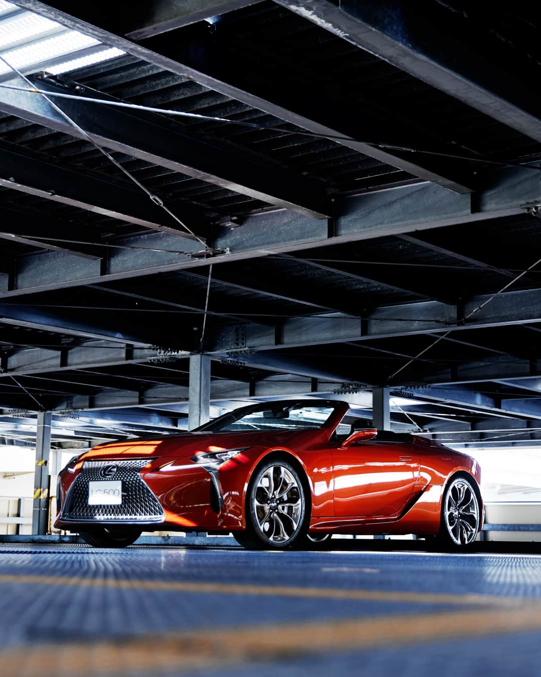 LEXUS / レクサスのインスタグラム：「- LEXUS LCCV -  #Lexus #LexusLC #LC #LCConvertible #lexusgram  #lexuslife #lexusjpphotography #coupe #convertible #carsofinstagram #carlifestyle #carphotography #LexusGallery  #drive #redcar #luxury #lexusnation #dailylexus #carlovers #carlove #carscene #caraddict #carculture #automobiles #fastcar #carnews #carcollection #nicecar #instacars #automotivephotographer」