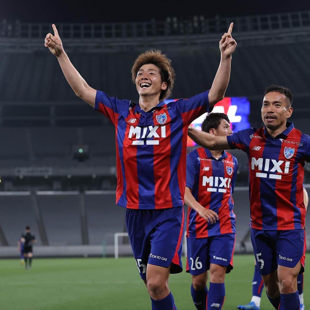 FC東京オフィシャルグッズさんのインスタグラム写真 - (FC東京オフィシャルグッズInstagram)「🔵🔴 vs #ガンバ大阪   #塚川孝輝 に最高の笑顔が帰ってきた。 ダイレクトボレーで苦しむチームを勝利に導く。 @fctokyoofficial  #FC東京 #fctokyo #tokyo」4月20日 18時31分 - fctokyoofficial