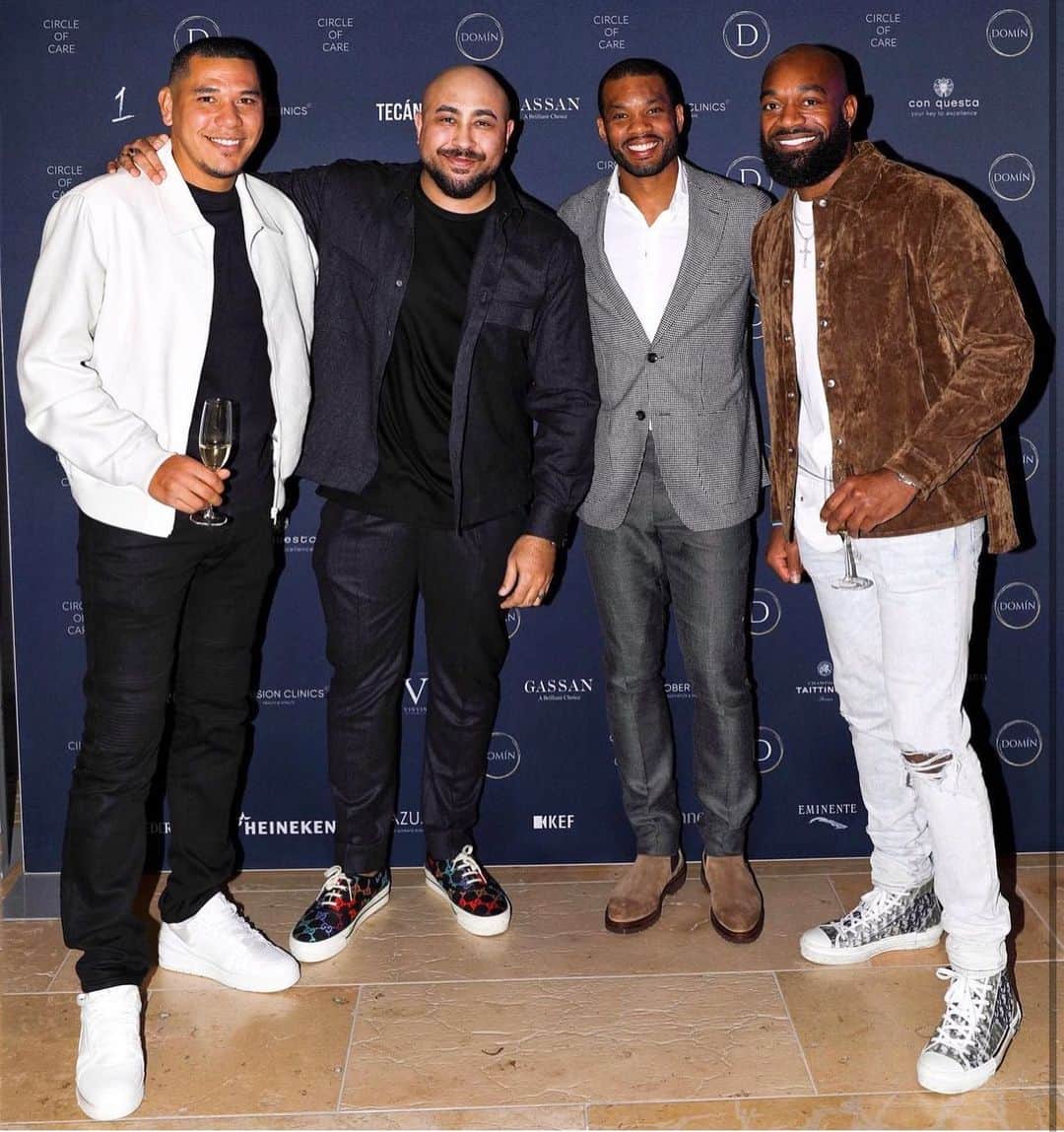 カルフィン・ヨン・ア・ピンのインスタグラム：「3 European Champions and @lenn.philip 🤪 This was for the opening of private member club Domín   #membersclub #domín」