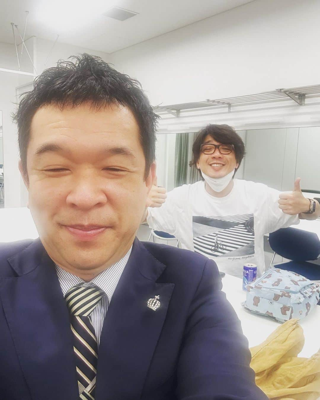 兼光タカシさんのインスタグラム写真 - (兼光タカシInstagram)「きょうのげいにん 1450ばん 囲碁将棋 文田🎶  テーマ: きょうの第一芸人発見！  #芸人 #きょうのげいにん #囲碁将棋 #囲碁将棋文田 #文田 #プラスマイナス #プラスマイナス兼光 #兼光 #お腹減ってなくてもご飯時が来たら食べてまう」4月20日 18時43分 - kanemitsutakashi