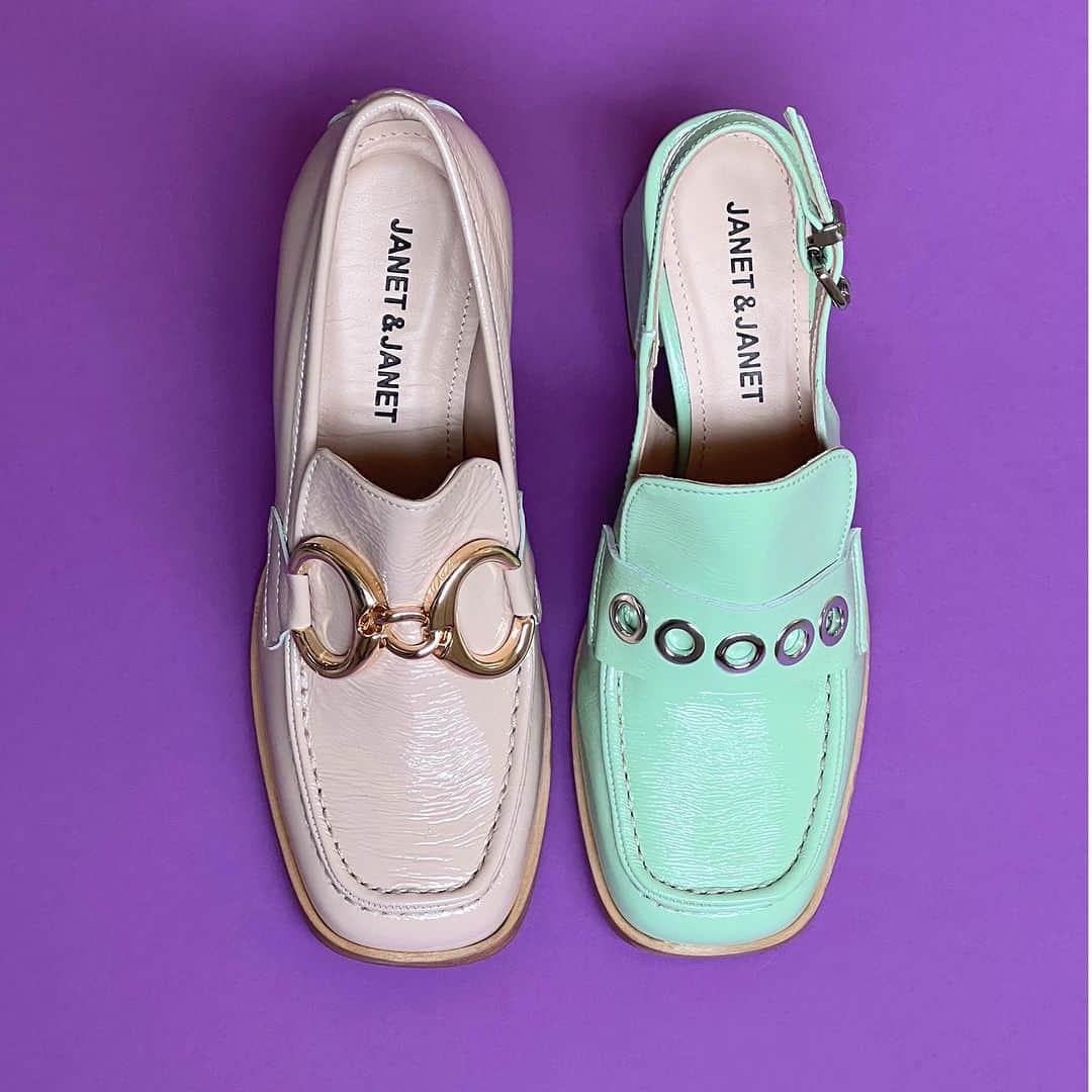 のインスタグラム：「In love with loafers! #janetandjanet #ss23」