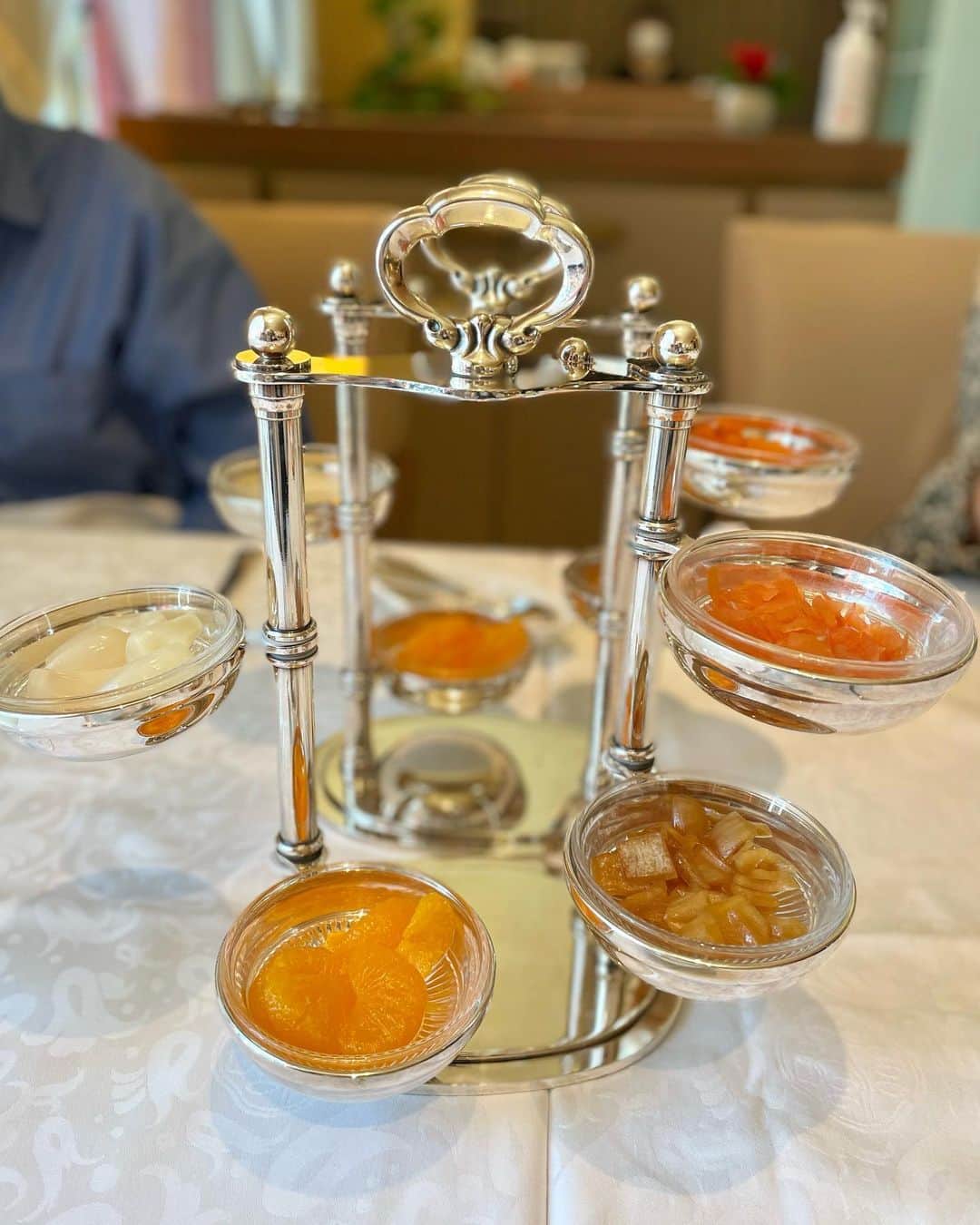 atmmyさんのインスタグラム写真 - (atmmyInstagram)「資生堂パーラー銀座本店へ🍽️  私は有名なオムライスを。 もちろん全部美味しかったよ😋  これぞ銀座クオリティッ。  #資生堂パーラー銀座本店  #資生堂パーラー #オムライス #カレーライス  #銀座ランチ #銀座グルメ  #コースランチ #高級ランチ」4月20日 19時31分 - atmmy