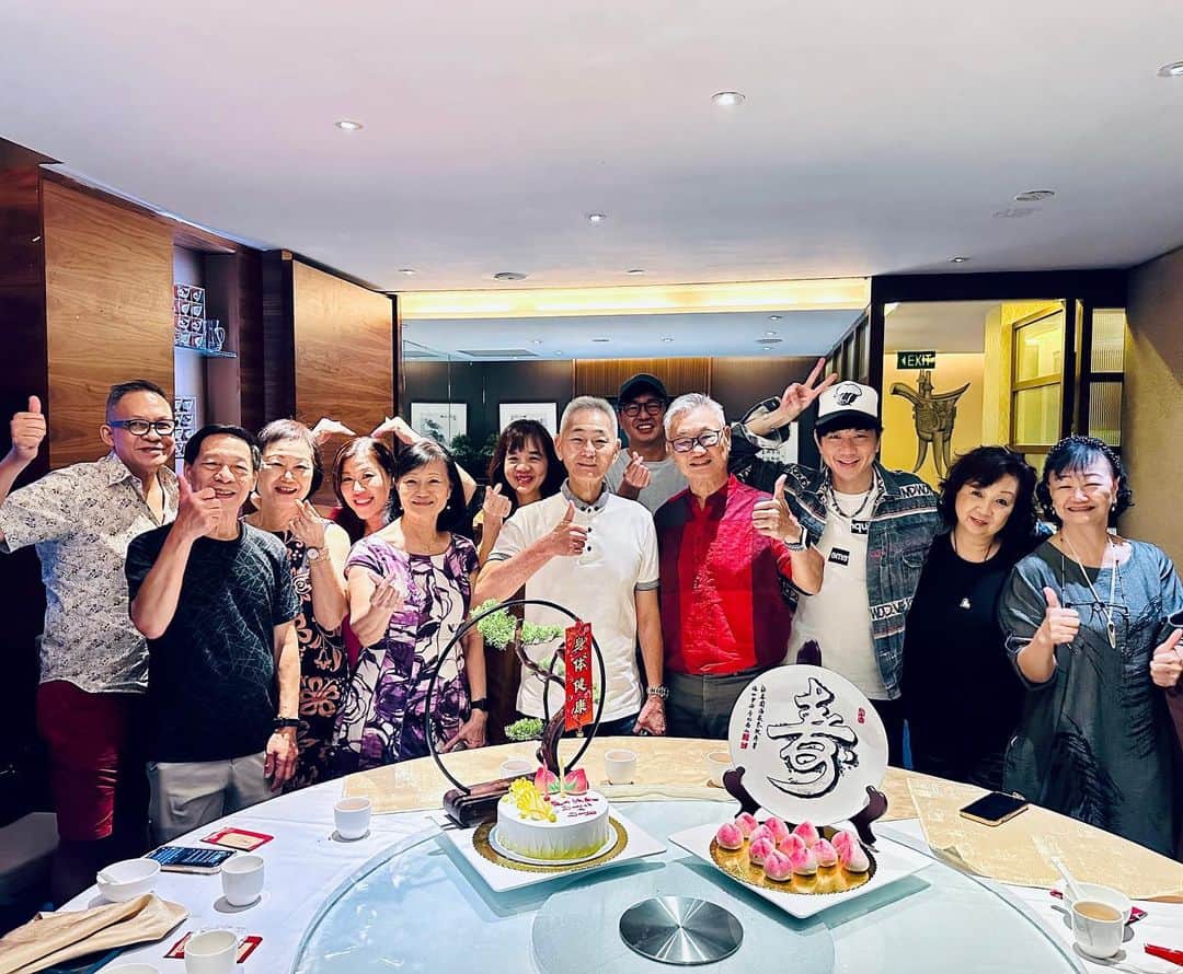 林俊傑のインスタグラム：「祝爸爸 福如東海，壽比南山！生日快樂！ Happy Birthday to my dear Papa! To great health, and more beautiful memories together!  #happybirthday」