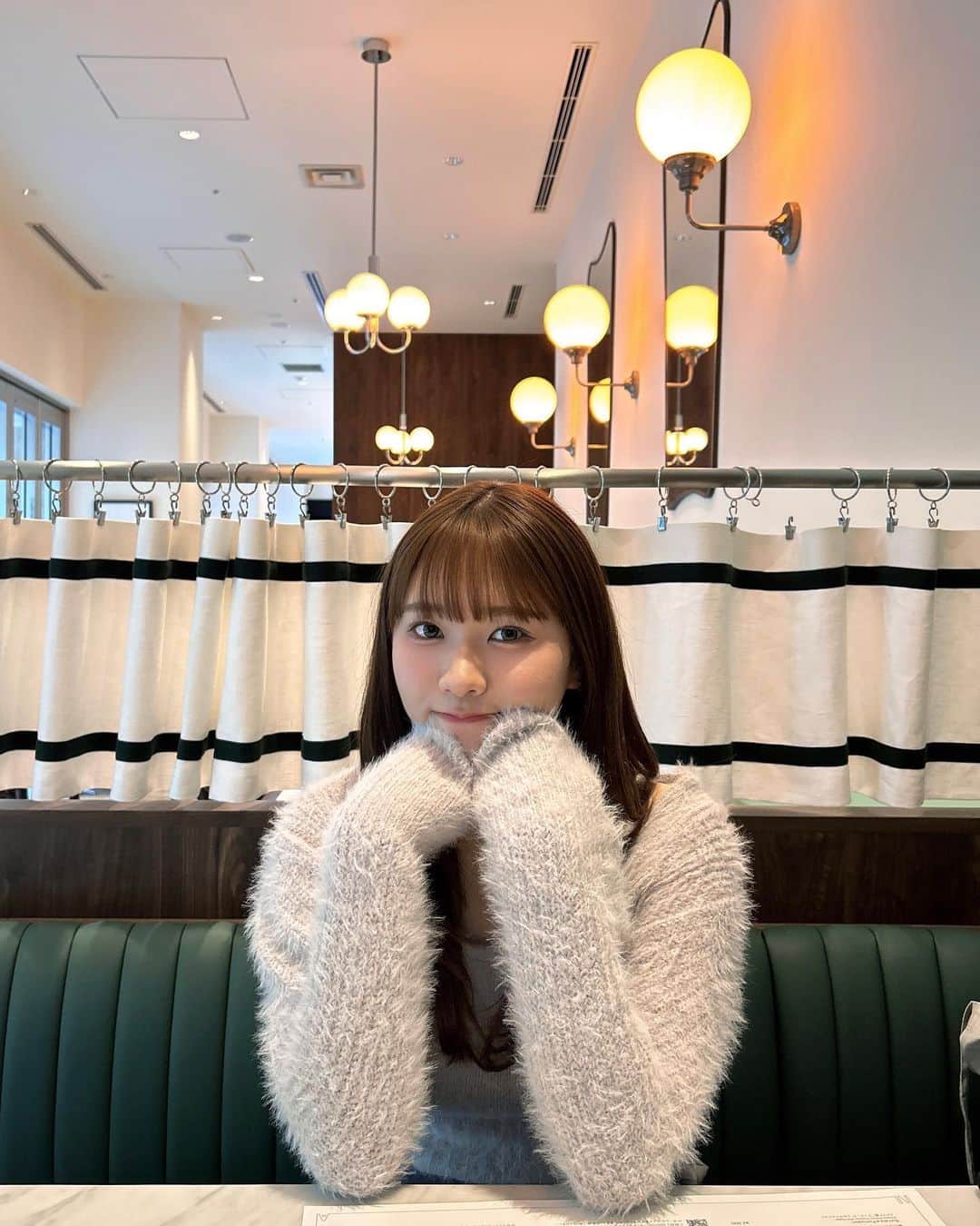 RIiNAのインスタグラム：「☕️♡  久々にカフェ行った^_^  #카페 #카페스타그램」