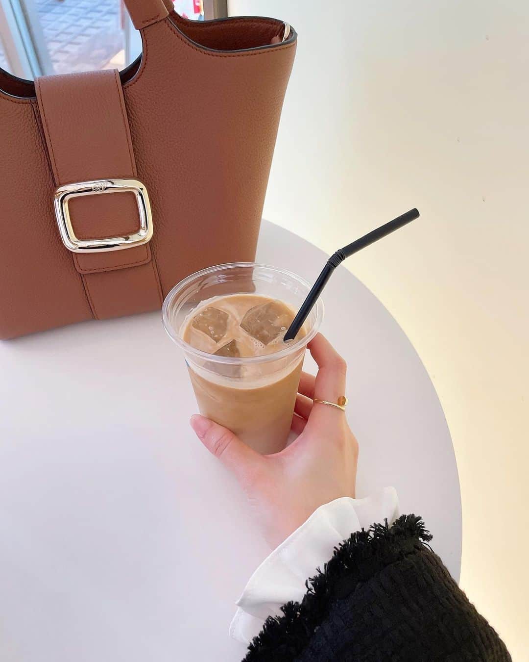 ハンナミのインスタグラム：「☕️✨💭」
