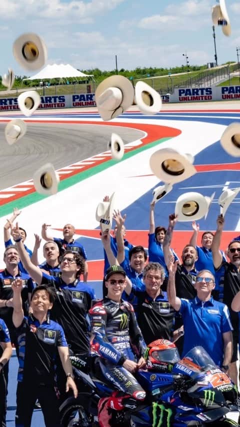 のインスタグラム：「Happy 24th birthday, @fabioquartararo20! 🥳🎉  The entire team wishes you the best day, and we can’t wait to congratulate you face-to-face when we see you again in Jerez!  #MonsterYamaha | #MotoGP | #happybirthday | #fabioquartararo」