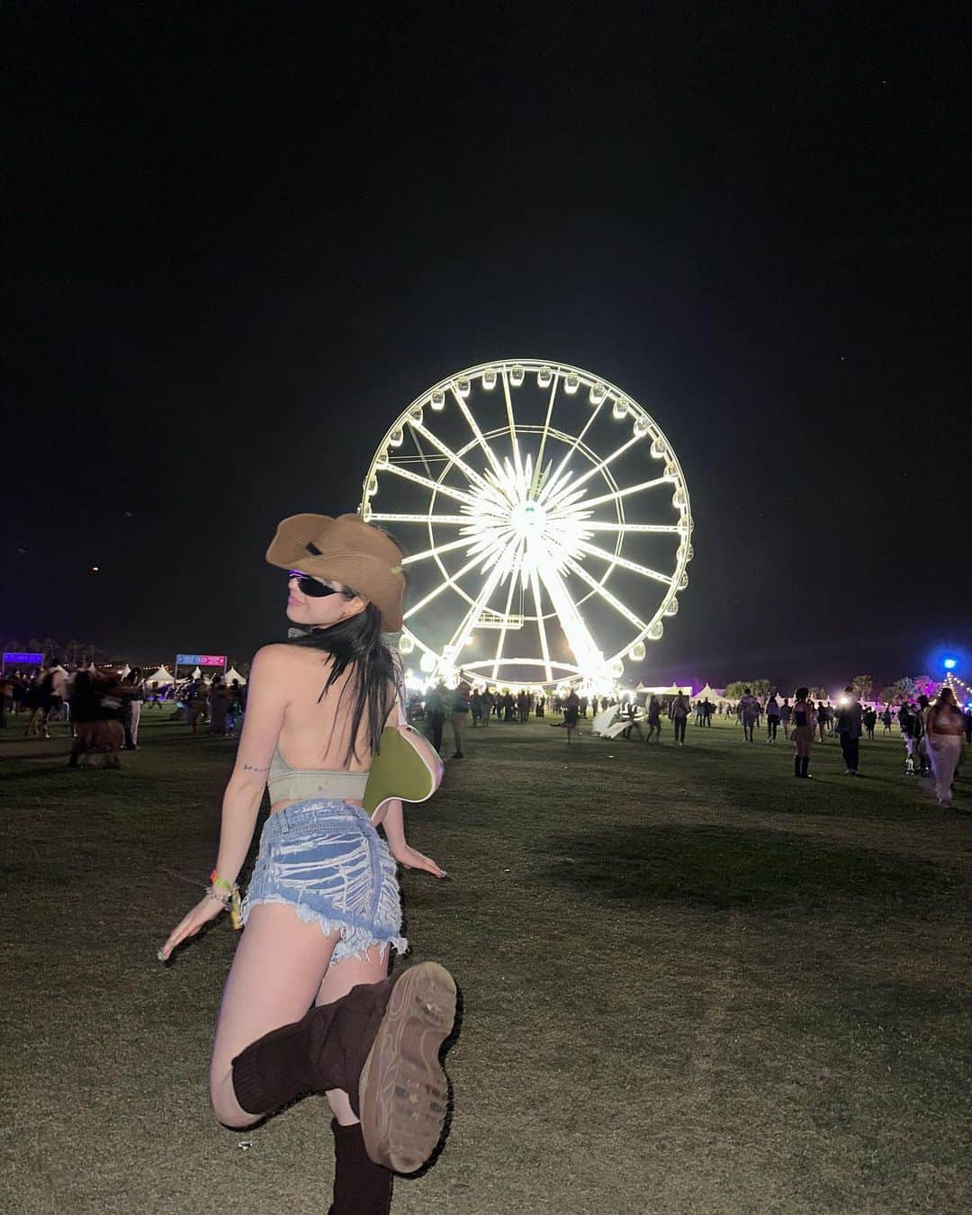 柚月瀬那のインスタグラム：「Coachella D-1🫐🤠 🏜️  🩱👖🕶️👜@diesel  新しいお友達もできたの！ あとカメラマンが天才に育ったので沢山載せる🧞‍♂️」