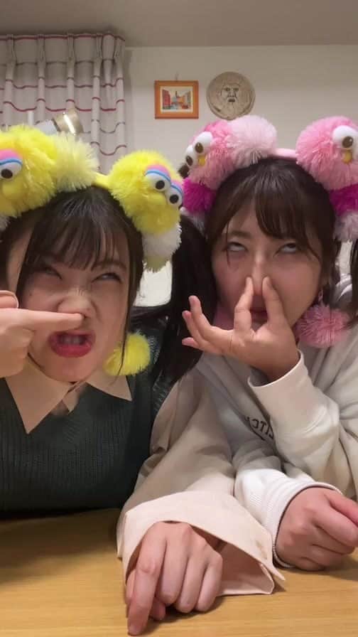 加藤一華のインスタグラム：「. 平成感強めな ツインテールズ。👭🌈 明日、お知らせがあります！ 生配信アーカイブもぜひ🫶  #いちなる #いちなるといっしょ #ボンボンアカデミー」