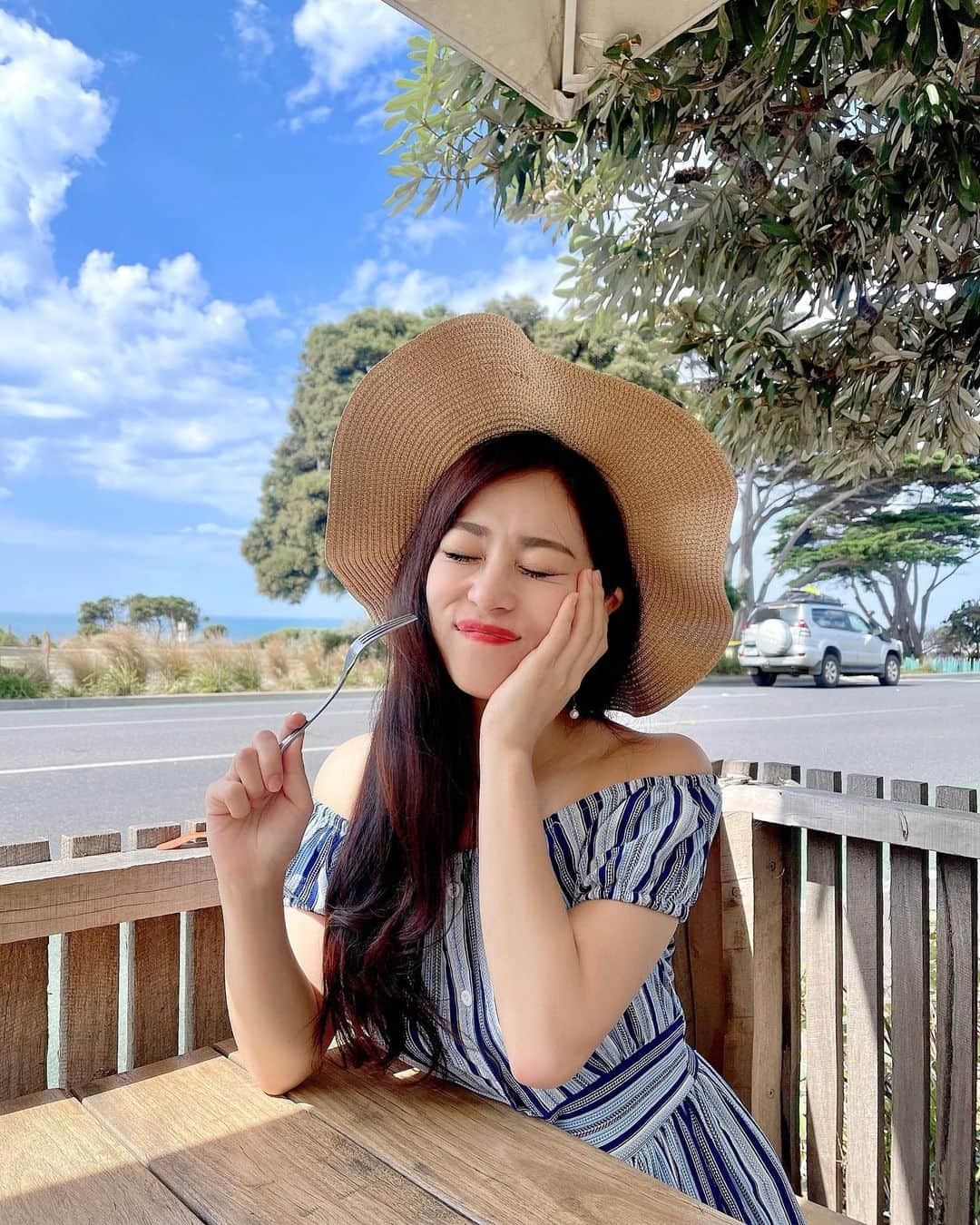 絹野志朋のインスタグラム：「Melbourne🇦🇺  #shihovisitmelbourne   ずっと載せ忘れてた写真も お気に入りいっぱいだから投稿する🥹  I never forget my memory in Aus. Can’t express thank you however time I remind of them😌  Every single moment made me feel special, strong, and loved.  I’ll move on to my next journey✈️  次はどこに行けるかな〜🥰?? 世界中の新しい景色を見に行きたい♡ . . #Australia #Melbourne #shihovisitworld」