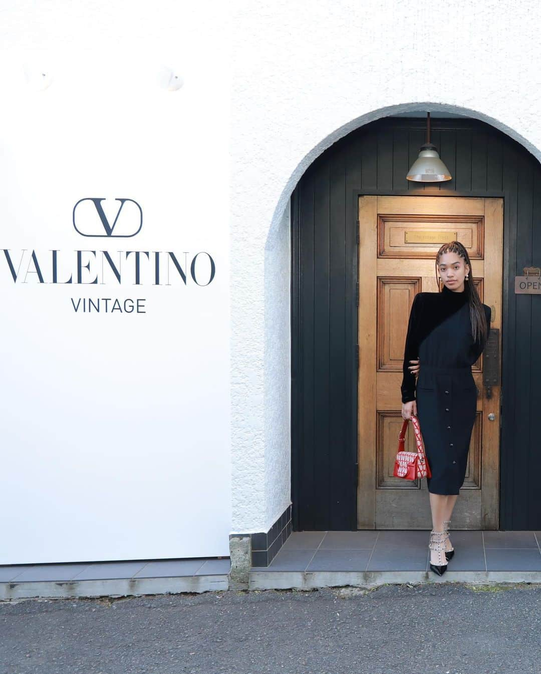 sakuraさんのインスタグラム写真 - (sakuraInstagram)「#ValentinoVintage @maisonvalentino 🥀🌒」4月20日 20時51分 - slammin_sakura