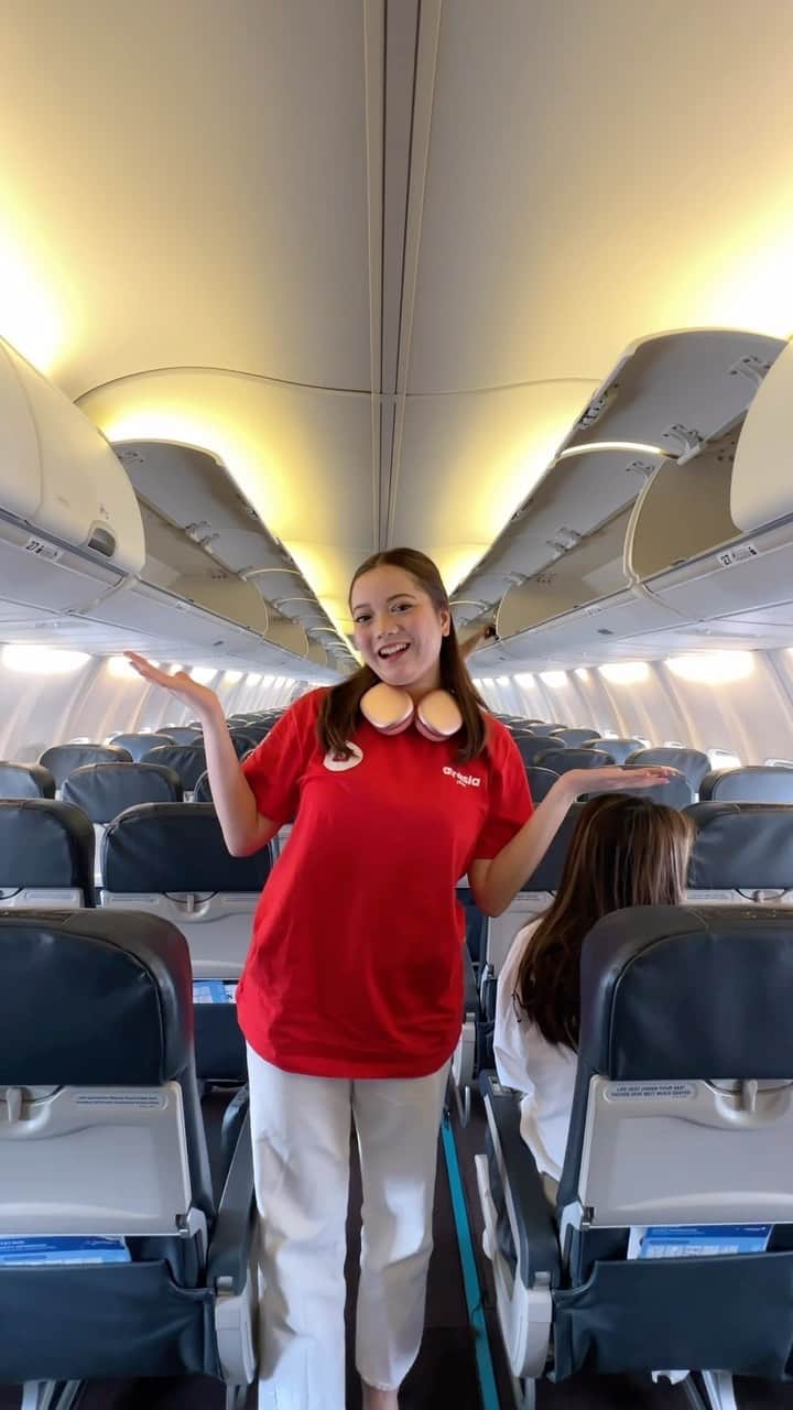 エアアジアのインスタグラム：「Leona flies with other airlines booked on airasia Superapp — just in time for the Raya long weekend 🤳🏼✨ Last chance today to get RM50 OFF* when you book with us using promo code ~ SUPER50  or get up to RM40 OFF* with promo code ~ SUPERRAYA! *Valid now - 23 APR 2023. *T&Cs apply.   Selamat Hari Raya, everyone! 👋🏻✨  #airasiasuperapp #selamathariraya #eid #eidmubarak #balikkampung」