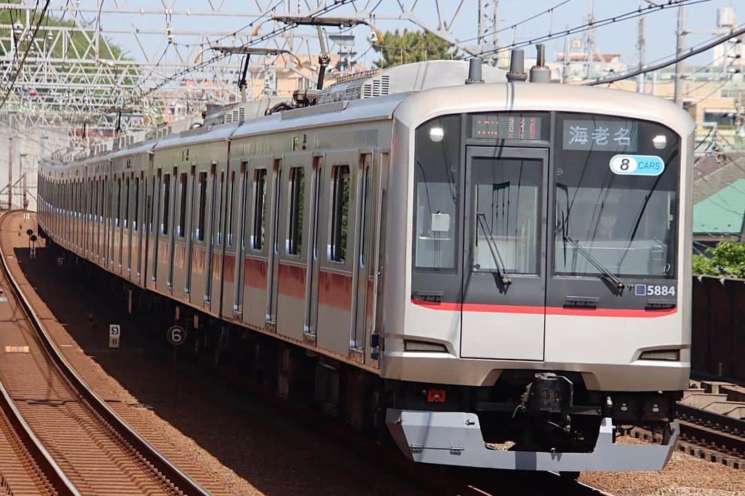 徳永ゆうきさんのインスタグラム写真 - (徳永ゆうきInstagram)「. . 東急車の海老名行き！ . -2023.04.19- . #鉄道写真 #撮り鉄 #鉄道好き #東急 #目黒線 #東急目黒線 #多摩川駅 #5080系 #急行 #海老名行き」4月20日 20時57分 - tokuchan_1113