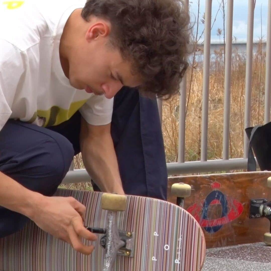 GRINDのインスタグラム：「. Paul Smith + POP TRADING COMPANY for GRIND Vol.106 2023 SPRING/SUMMER  Paul Smithがオランダ・アムステルダムのスケートカンパニー、Pop Trading Companyとのコラボレーションアイテムを発売。コラボレーションを記念し、東京を舞台にPop Trading Companyのライダーたちを撮影したビジュアルは、彼らと駆け抜けた東京での濃密な日々と、両ブランドの結びつきを一層パワフルに写し出す。  Model_Alex Raeymaekers, Pascal Moelaert, Logan Da Silve Ortiz, Issey Kumatani Film_Kei Doguchi Music_Max Abysmal  #grind #grindmagazine #unexpected #paulsmith #poptradingcompany」