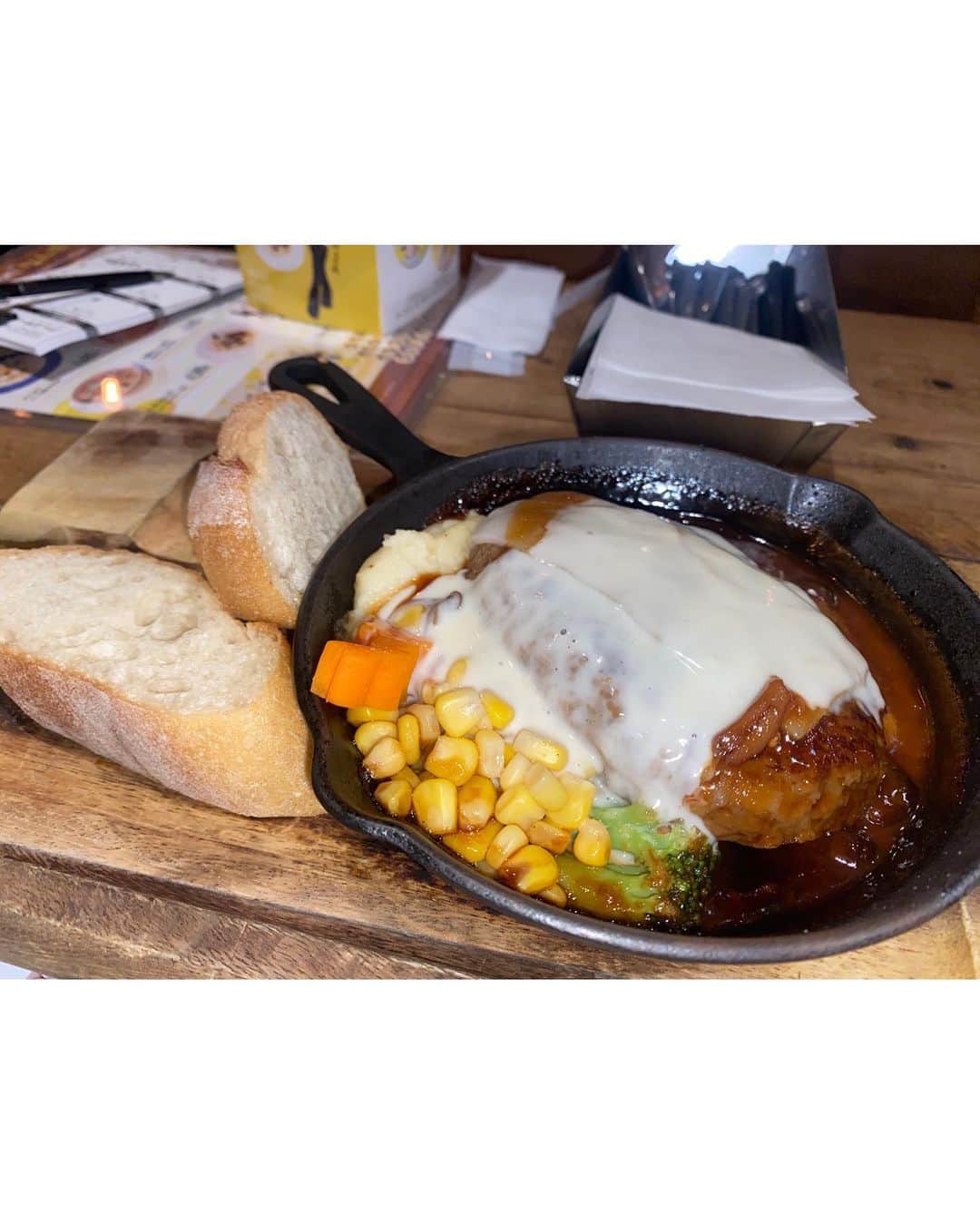 泉綾乃さんのインスタグラム写真 - (泉綾乃Instagram)「『NMB48 × good spoon』コラボカフェに行って来ました〜🧀  ゆいなが考えたフードメニュー！ どれも美味しくて！！！  「んーまいっ✨」  そして私が考案させていただいた、 「あーのんの白玉抹茶ミルク」は 抹茶が苦手な私でも飲めるくらい ミルク感が強く、ほんのり抹茶の味も効いてて美味しかったです💚🤍  コラボカフェは、、、！  4/17〜5/14までgood spoonなんばCITY南館店にて行われています！！！  皆さん是非、美味しいメニューを思う存分食べていただいて！メンバーのコースターやグッズもゲットしちゃってください😚  （ちひさんのコースターゲット🐯🫶）  #nmb48 #goodspoon #ラビグルメ #コラボカフェ」4月20日 21時10分 - _anon_1122