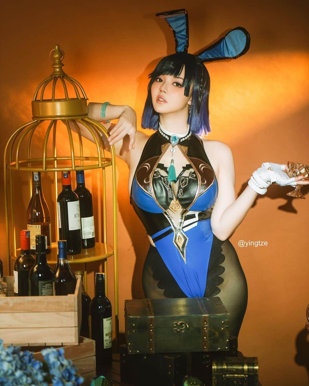 YingTzeさんのインスタグラム写真 - (YingTzeInstagram)「Happy Birthday ( armpit ) Queen Yelan ! 🤣💙  📸 @prestonles.ig  Studio @peoplegraphy   #genshinimpact #genshinimpactcosplay #yelan #yelangenshinimpact」4月20日 21時23分 - yingtze