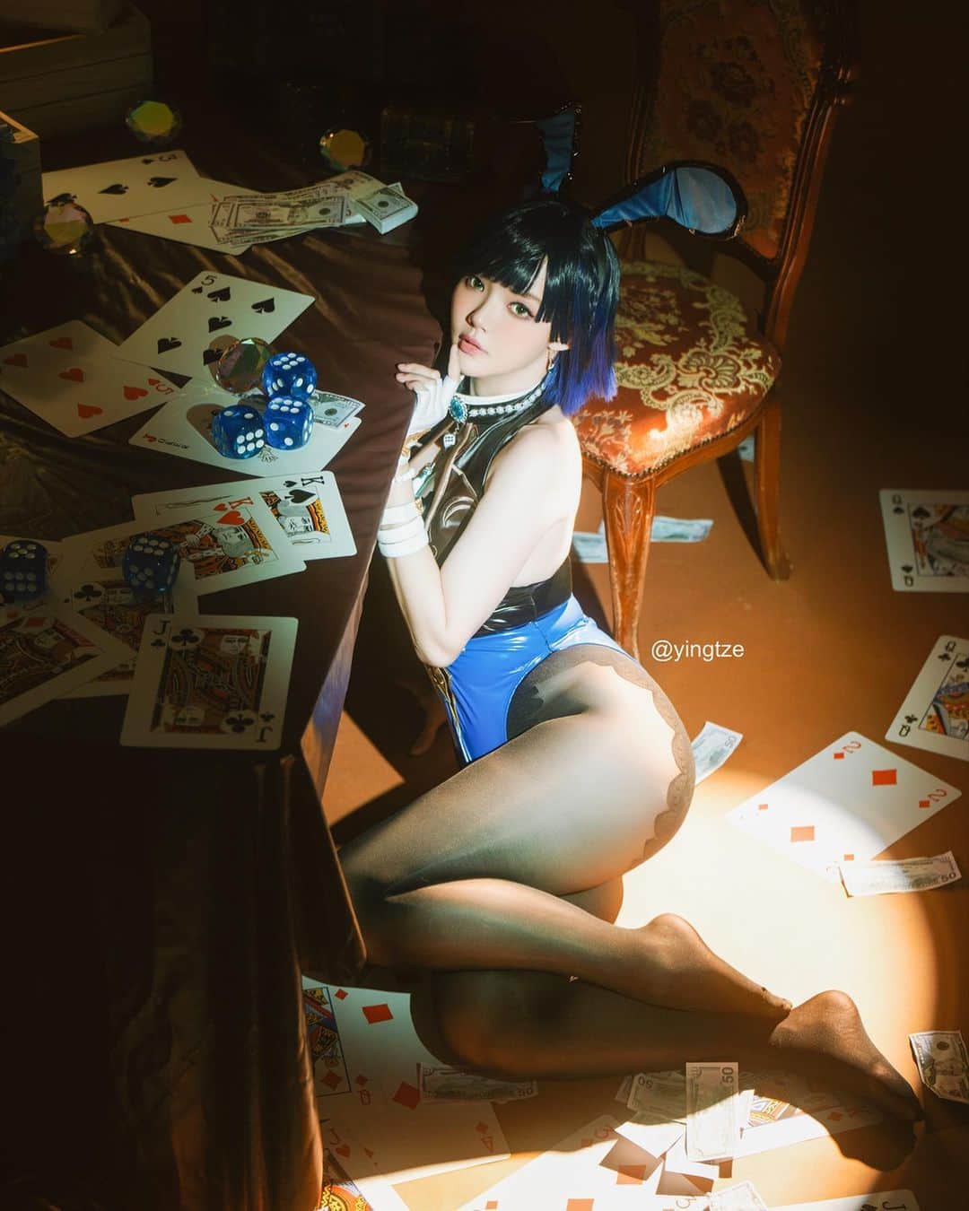 YingTzeさんのインスタグラム写真 - (YingTzeInstagram)「Happy Birthday ( armpit ) Queen Yelan ! 🤣💙  📸 @prestonles.ig  Studio @peoplegraphy   #genshinimpact #genshinimpactcosplay #yelan #yelangenshinimpact」4月20日 21時23分 - yingtze