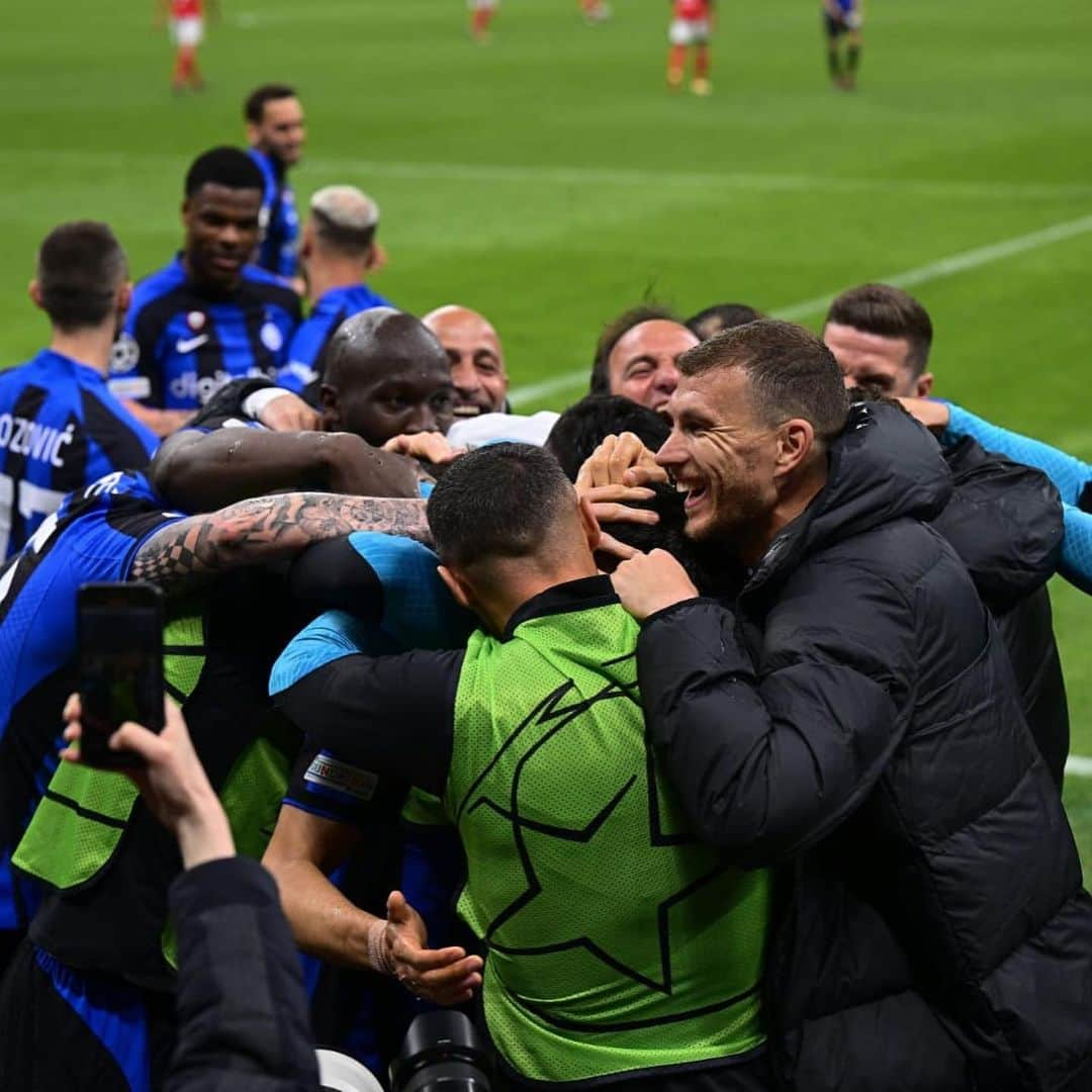 ホアキン・コレアさんのインスタグラム写真 - (ホアキン・コレアInstagram)「Semifinales!  @championsleague  @inter 🖤💙」4月20日 21時26分 - tucucorrea