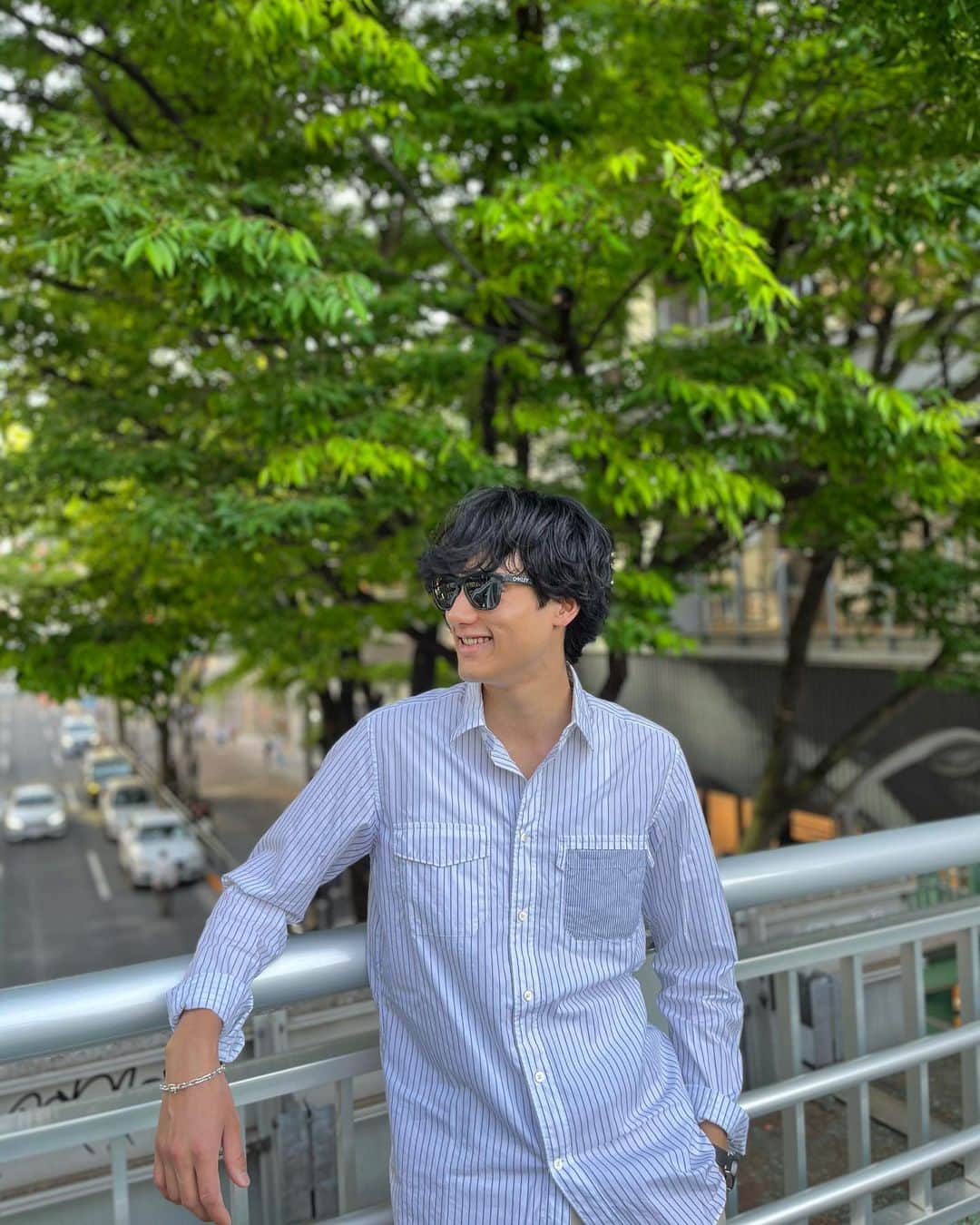 大須賀崇のインスタグラム：「マスク解禁されたから今年はアイウェアたくさん楽しもうと思う所存であります🙋‍♂️  #oakley  #glasses  @oakleyjapan」