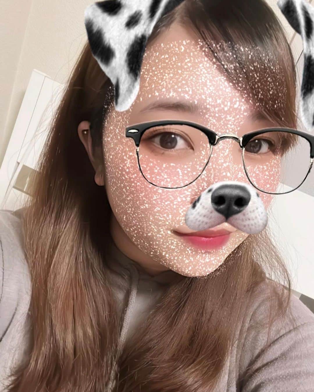 R!Nのインスタグラム：「前髪切りました✂️ セルフカットです。 美容院行ったら怒られそう  #selfie  どうやらこれが1000投稿目らしい！！！！！(後から知りました)」