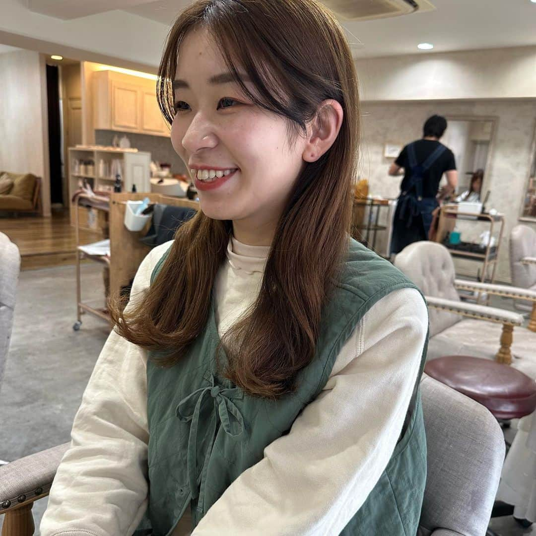 松原加奈恵さんのインスタグラム写真 - (松原加奈恵Instagram)「最後がbeforeです✂️ 雰囲気も気分も変わって気持ちいい〜☺️  現在4.5月のご予約を受付中です🫶🏻  naluhair【 ナルーヘア 】 大阪府大阪市西区北堀江1-3-10 エクセルコート北堀江　202  最寄駅 四ツ橋(5番出口)  〰️〰️〰️〰️〰️〰️〰️〰️〰️〰️〰️〰️〰️  #ボブの沼#大阪ボブ#ミニボブ#外ハネボブ#ベージュ #大阪ボブ#暖色ベージュ#トレンドカラー #ミニマムボブ#大阪ボブ#ぷつっとカット#イメチェン #大阪美容室#心斎橋美容室#堀江美容室#似合わせカット」4月20日 21時41分 - piiiiiiico