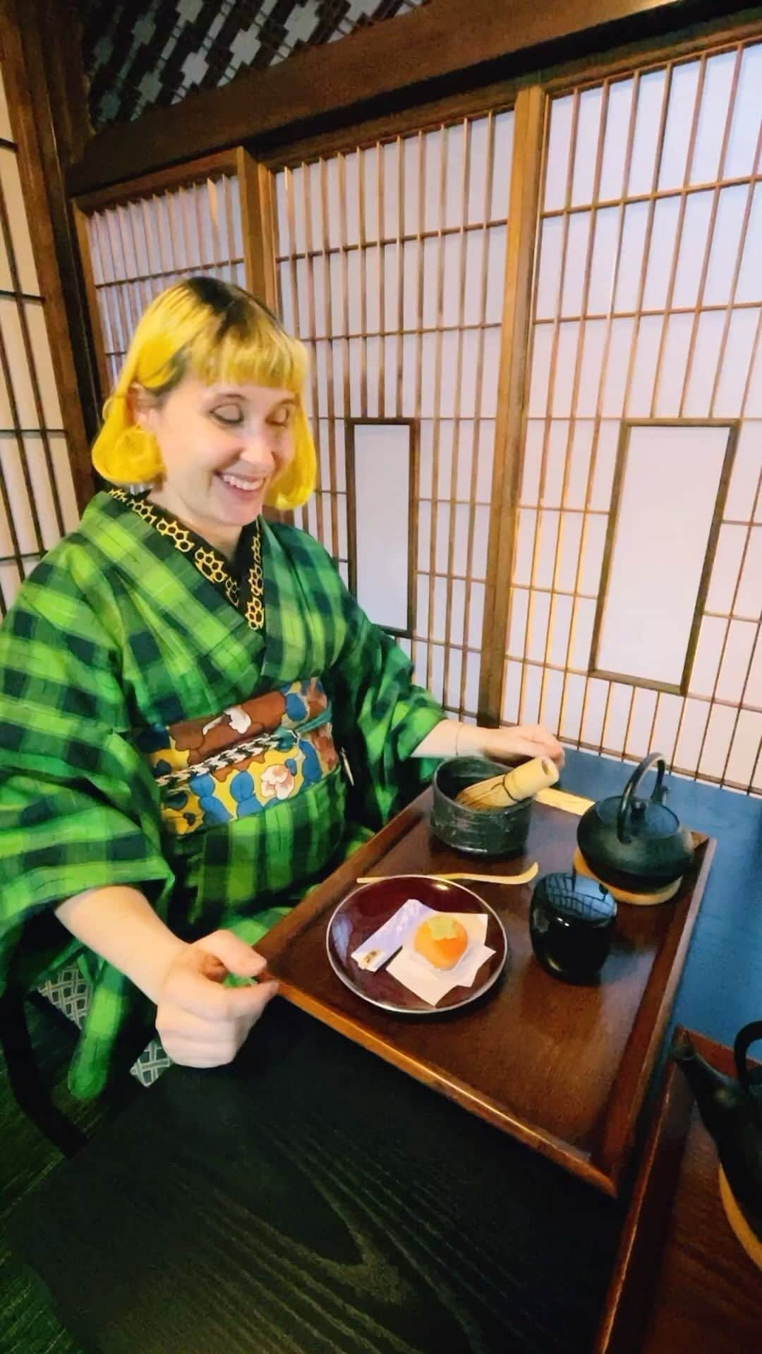 Anji SALZのインスタグラム：「DIY matcha 🍵 making experience at @mucadeyacat in Kawagoe 💗 You can try to make your own tea after watching a how-to video in the cafe and enjoy it in a traditional old house among some wagashi (sweets). Have you ever tried whipping your own matcha?  川越にある @mucadeyacat カフェにて、抹茶体験ができます。お茶の点て方を動画で確認してから、自分でチャレンジできます😻　緊張するけど、とても楽しい！ 川越に行くときに、ぜひやってみてね💘  #kawagoe #matcha #greentea #japantravel #traveldestination #japantrip #川越 #川越カフェ #抹茶カフェ #旅 #埼玉観光 #japanoffthebeatenpath #tokyotravel」