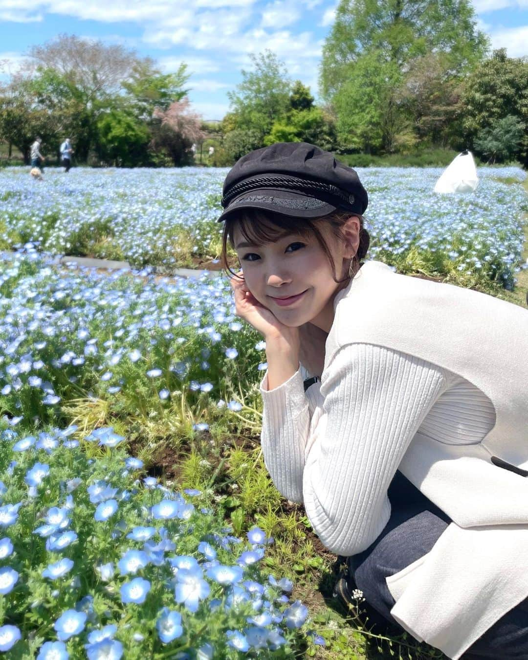 長谷川真美さんのインスタグラム写真 - (長谷川真美Instagram)「#ネモフィラ が とっても綺麗だった #花ファンタジア 💐  千葉県野田市の清水公園に行ってきました！！！ 春の花がとても見頃で綺麗だった〜💕 園内にある「caféるぴなす」で ひと休みしながらゆっくりまったり 春の花々を楽しんできたよ☺️  @shimizukouen  #supported #清水公園 #shimizukoen #花ファンタジア #カフェるぴなす #ネモフィラ#フラワーパーク #フラワーガーデン #花 #お出かけ #お出かけスポット#花のある暮らし #写真好きな人と繋がりたい #花好きな人と繋がりたい#千葉県 #野田市」4月20日 21時43分 - maami.hase