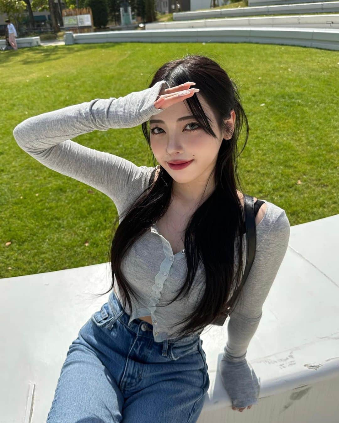 葉月ひまりのインスタグラム：「ZARAのデニムが最近のお気に入りアイテム🖤」