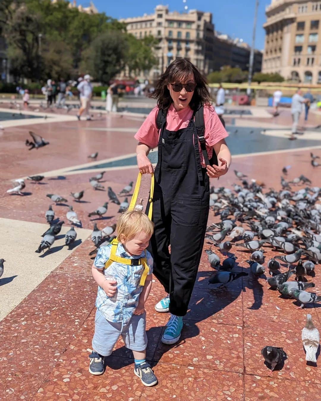 Rose Dixさんのインスタグラム写真 - (Rose DixInstagram)「Comes to Spain and he wants to see pigeons ✌🏻」4月20日 21時53分 - roseellendix