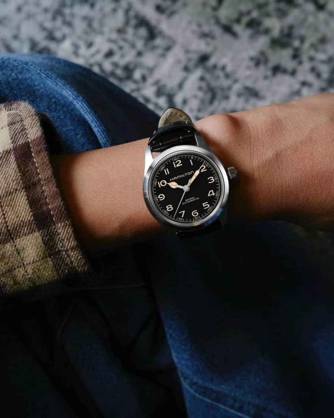 Hamilton Watchさんのインスタグラム写真 - (Hamilton WatchInstagram)「A movie icon brought into everyday.  The Khaki Field Murph 38mm catches the spotlight on the big screen and on your wrist.  #hamiltonwatch #watch #watchoftheday #timepiece」4月20日 22時00分 - hamiltonwatch
