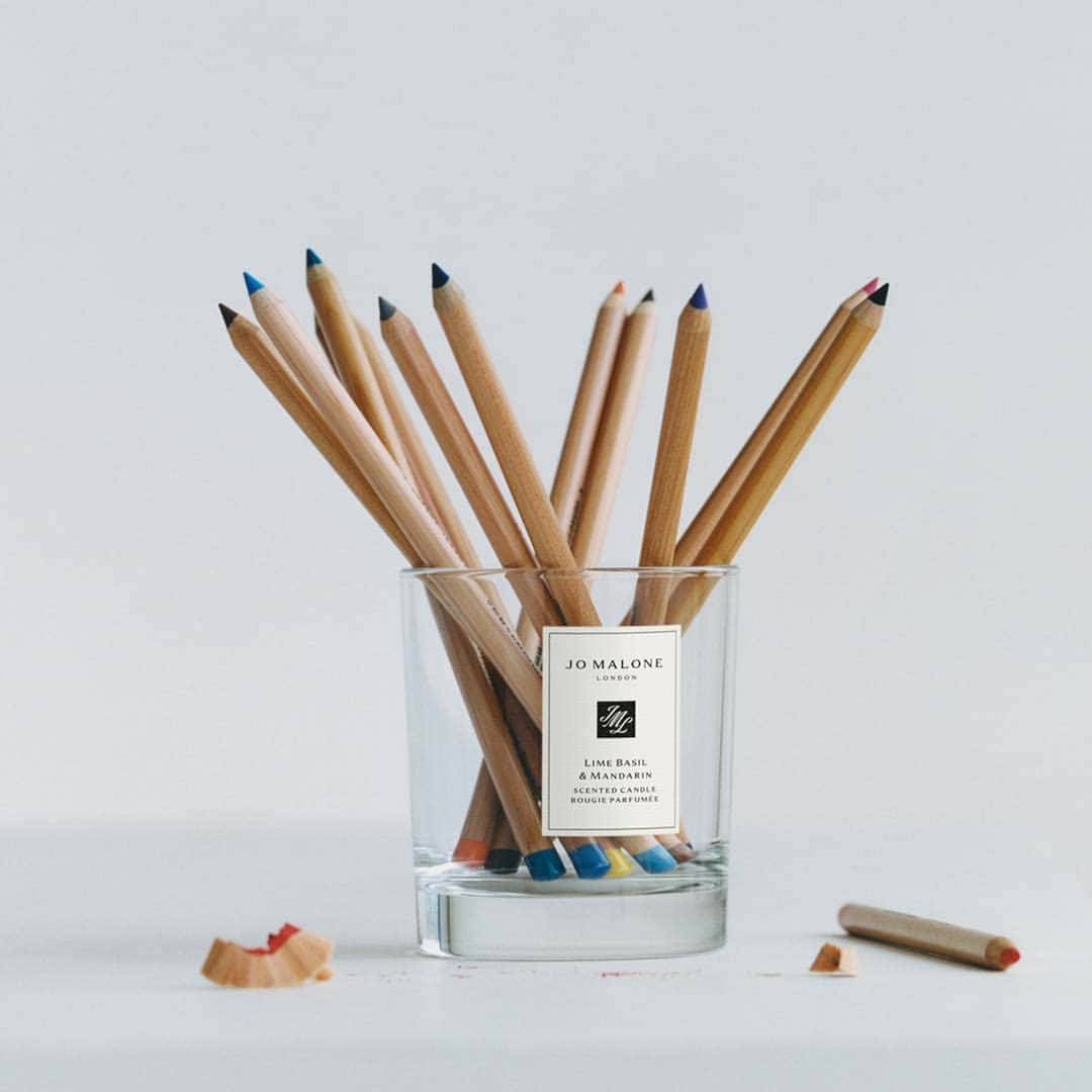 Jo Malone Londonさんのインスタグラム写真 - (Jo Malone LondonInstagram)「The story doesn’t end when the scent does. Add flowers, pencils or make-up brushes to your empty candle vessel. How do you reuse yours? #ANewPurpose」4月20日 22時00分 - jomalonelondon