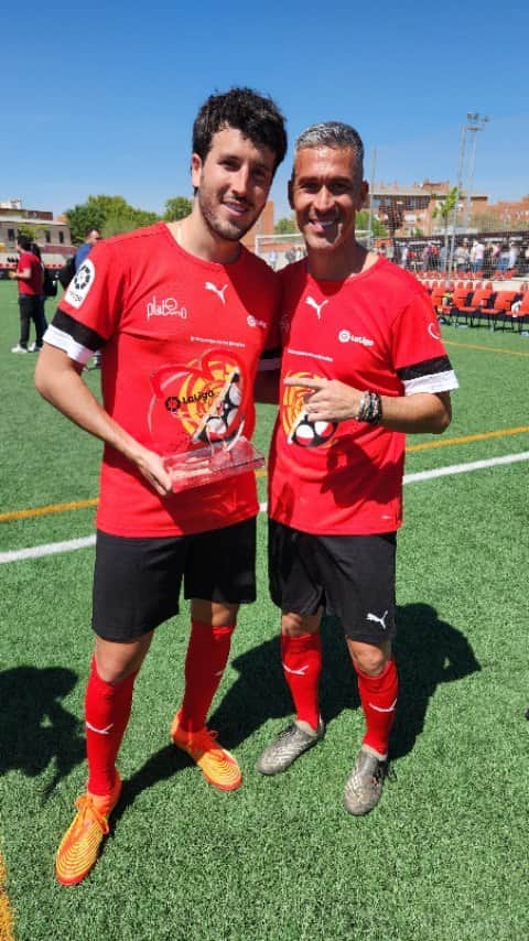 ルイス・ハビエル・ガルシア・サンスのインスタグラム：「Amazing day with LaLiga and Premios Platino.MVP for our Captain S. YATRA and top scorer for the brilliant MANE DE LA PARRA. Always for a great cause, Heart Foundation will receive everything we raise from our Jerseys. SUMATE!!」