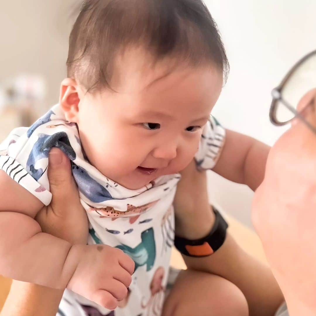 何維健さんのインスタグラム写真 - (何維健Instagram)「Not sure how but my cousins who are newborn and baby photographers visited and took photos with just their iPhone and they look like a photoshoot! Amazing! #norihoh #iphonegraphy」4月20日 22時08分 - derrickhoh