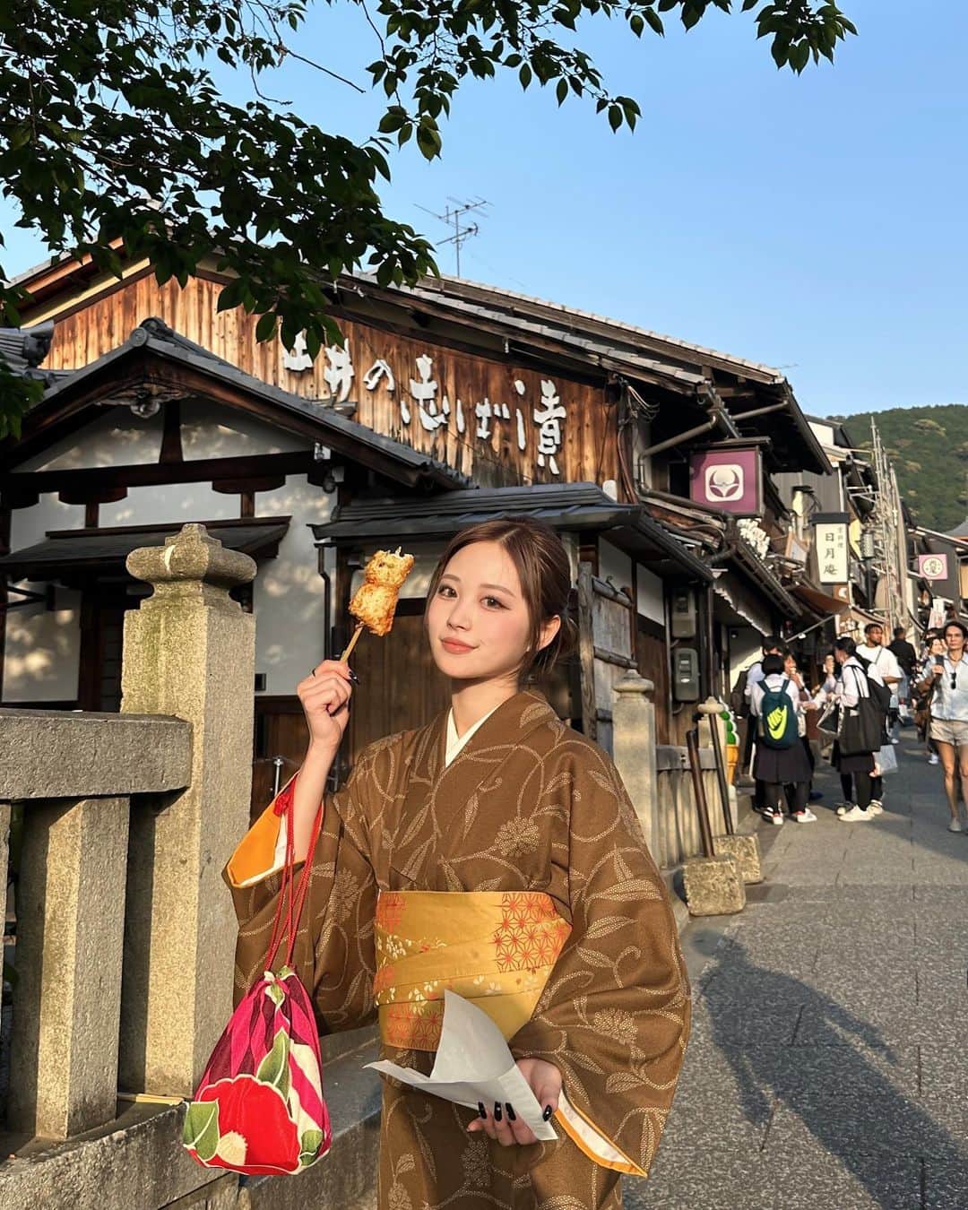 erinaさんのインスタグラム写真 - (erinaInstagram)「今日は京都にお邪魔しました🙇🏼  大阪より暑くて、、💦 美味しいのいっぱい食べれて幸せ！ またゆっくり行きたいなぁ♡」4月20日 22時12分 - e___rrina