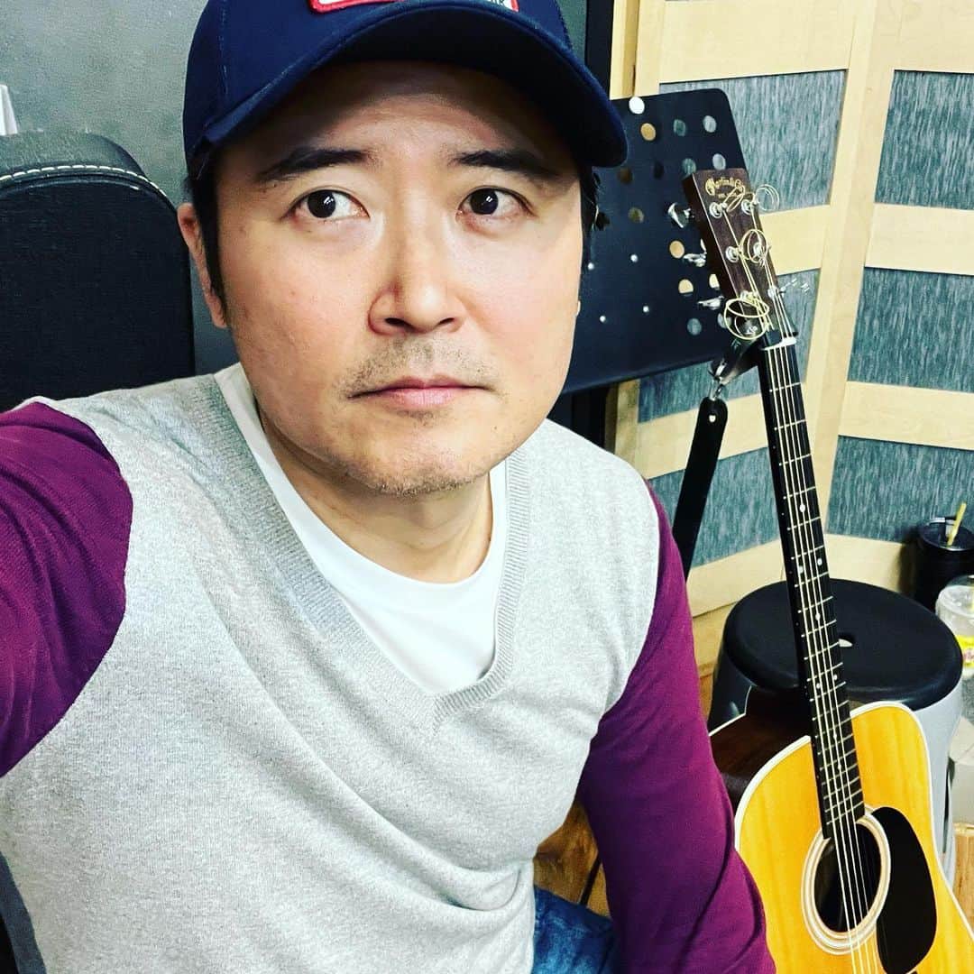 のインスタグラム：「#연습시작 #합주실풍경 #아손꾸락아파라 #6월에오픈합니다 #다시가본동물원(가제)」