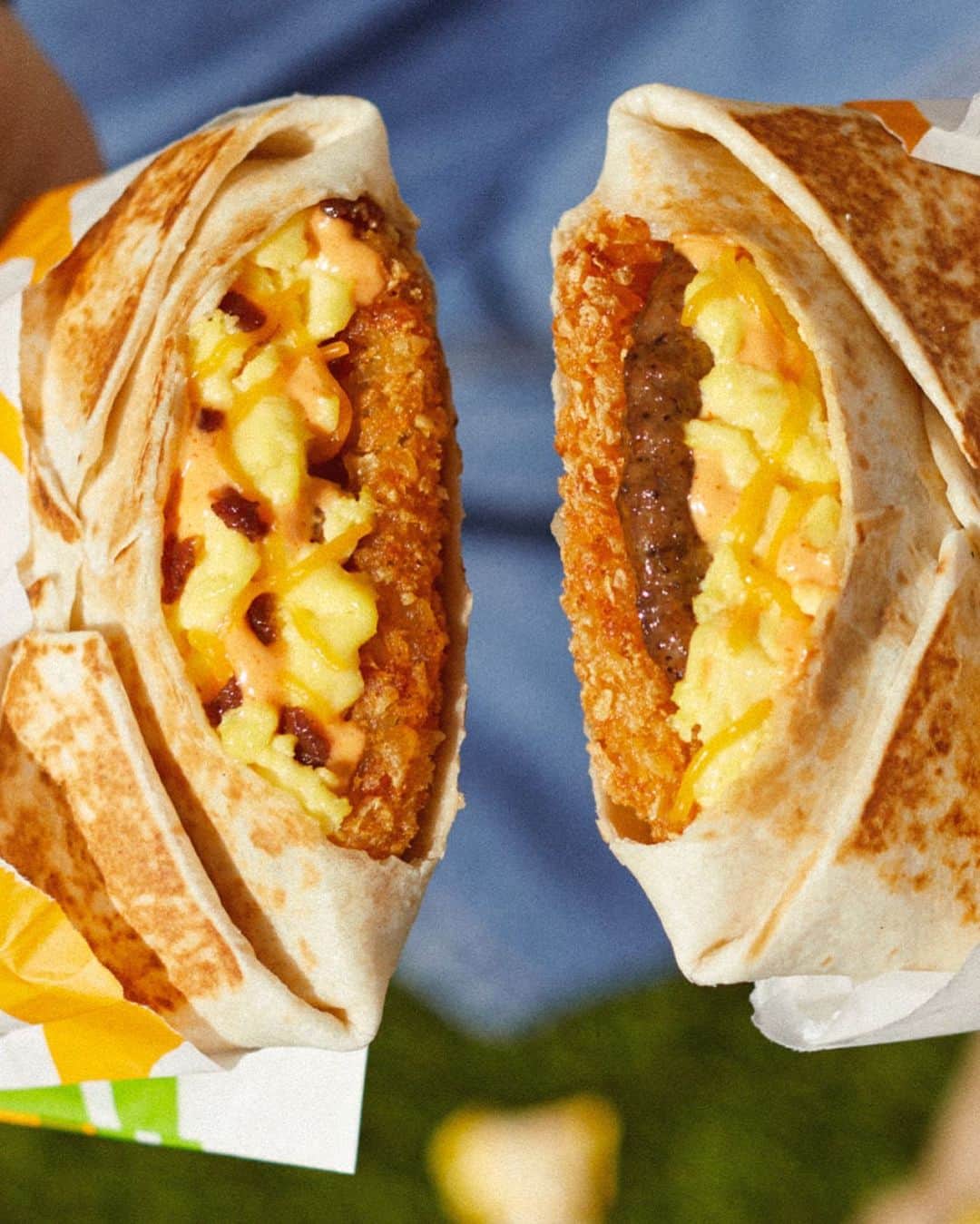 Taco Bellのインスタグラム：「We don’t know who needs to hear this but it’s literally eggs, hashbrowns, and cheese. Get a Breakfast Crunchwrap in sausage or bacon before 11am.」