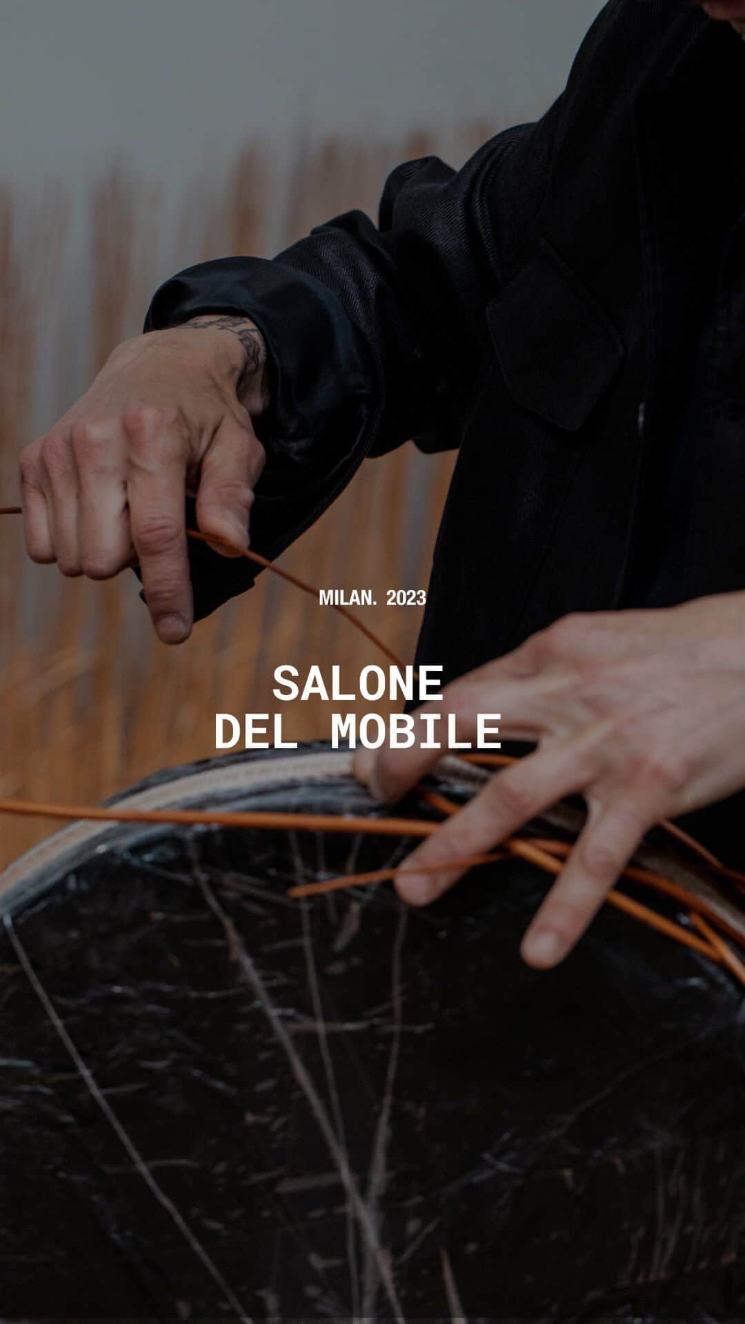Massimo Duttiのインスタグラム：「ART IN PROGRESS | A celebration of tradition. Discover The Atelier of Massimo Dutti, an exhibition at our via Dante store in Milan that pays homage the work of artisans on the occasion of Salone del Mobile 2023. #MassimoDuttiSALONE」