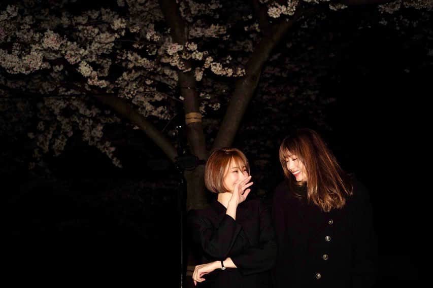 のインスタグラム：「늘 고맙구 사랑해 자기 @youn1029💖🌈😘」