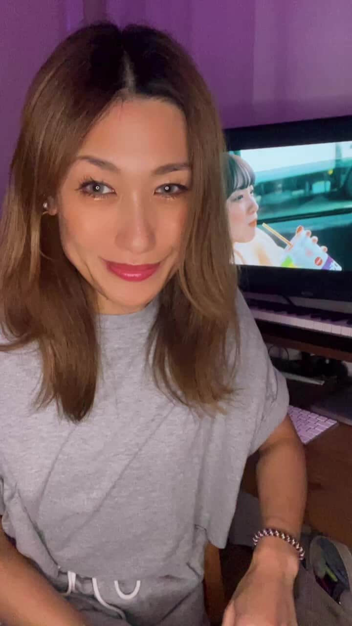 片桐舞子のインスタグラム：「「東京」Music Videoキャスト対談day2🎥  @i_mao__  @ryuma.y.aet  @atsutakakuroda   ワイワイと終始賑やかに喋り散らかしました笑 みんな、河原のシーンが大好きです☺️ 入りきらなかったシーンの話しも沢山🫧  そして、まおちゃんが先に退出してからは、りゅうあつとMAY'Sが出会った頃の話し、BBQの話し、私から覇王色出てる話し…w  長いので、ラジオ感覚でアーカイブお楽しみ下さい😂  MAY'S「東京」MVはYouTubeチャンネルで🎥 チャンネル登録・高評価・コメントも是非宜しくお願いします🙏︎💚  #mays#新曲#東京#もうひとつのreal#夢を追うすべての人たちへ #夢を応援する人たちへ#1人じゃないよ」