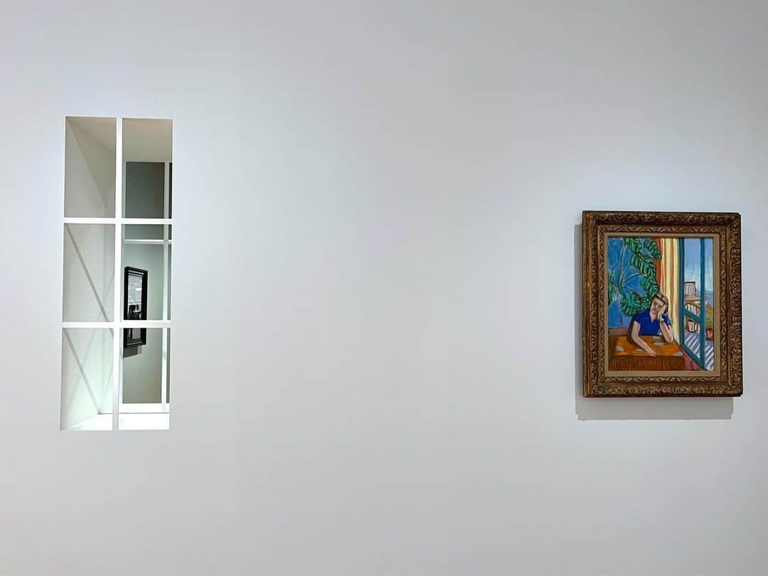 伊藤友季子さんのインスタグラム写真 - (伊藤友季子Instagram)「🌳🖼️ ⁡ 大好きなポーラ美術館 とても久しぶりの訪問でした。 ⁡ 自然と調和した建築が素晴らしく その空間にいるだけでわくわくする。 ガラス窓から見える広い空と箱根の山 差し込む光が清らかで そこに飾られている作品も 生き生きと輝いて見える。 ⁡ 穏やかな気持ちで ゆったりアートと過ごせました。 ⁡ ピンクの壁によく映える マティスの鮮やかな色づかいに元気をもらい モネやルノワールの優しさに包み込まれ どんどん心が潤っていくのがわかりました。 ⁡ ピカソの好きな言葉を思い出しました📝 ⁡ ‘Art washes away from the soul the dust of everyday life.’  ーPablo Picasso ⁡ ⁡ 幸せで豊かな時間。 ⁡ ⁡ ⁡ #ポーラ美術館 #polamuseum #箱根 #美術館 #hakone #museum #art  ⁡#ユキコーデ」4月20日 22時49分 - yukiko_xx