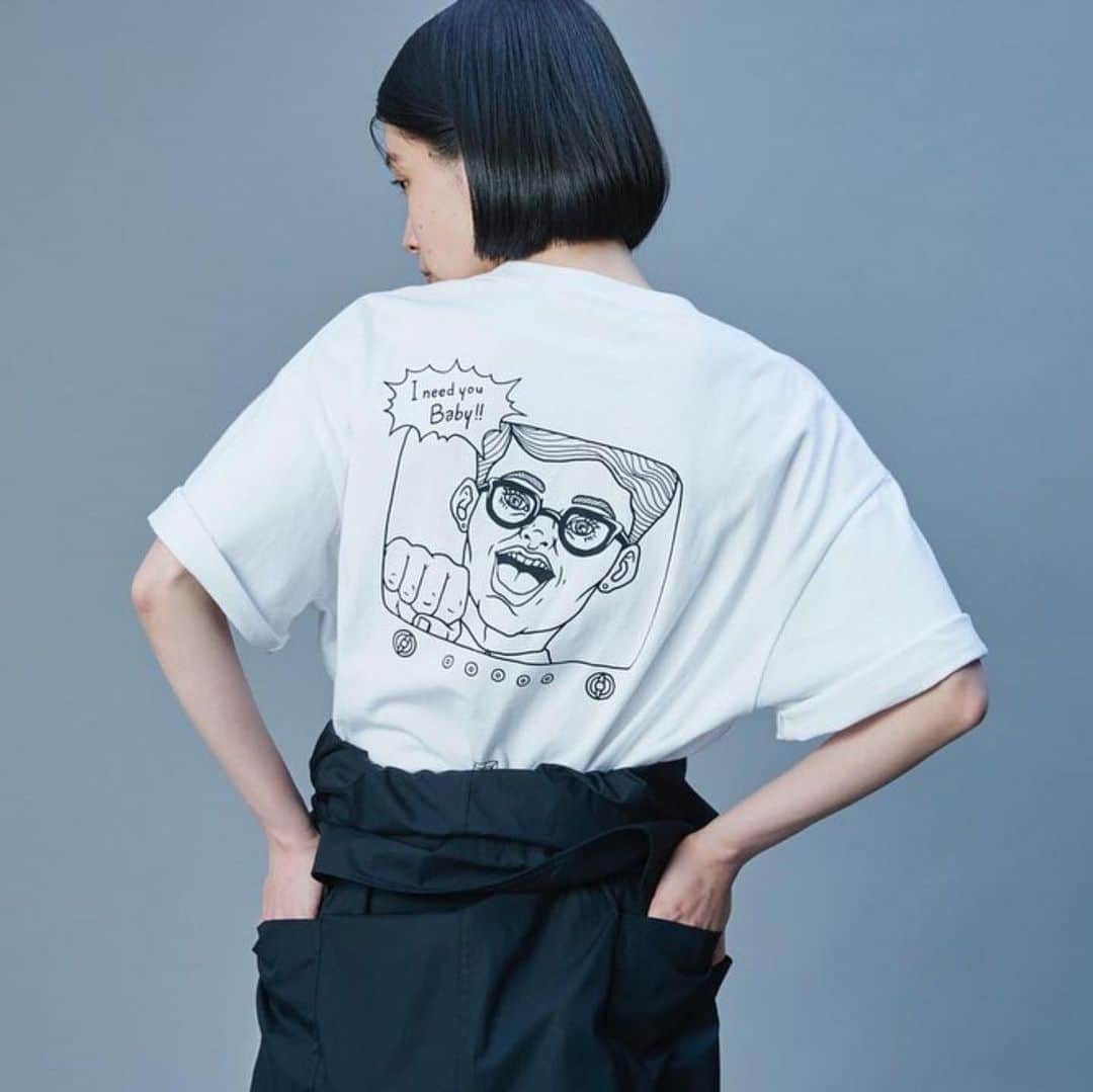 田中裕介のインスタグラム：「I Need You Baby ”VIDEO CLUB S/S TEE" Type B Dropping  tomorrow!!!  - - - - - - - - - - - - - - - - - - - -  MENS-Masaki Seko 180cm  wears size L LADYS-Mii 162cm wears size L  @freaksstore_official  @daytona_park  @mitershinichi  @tnkusk」