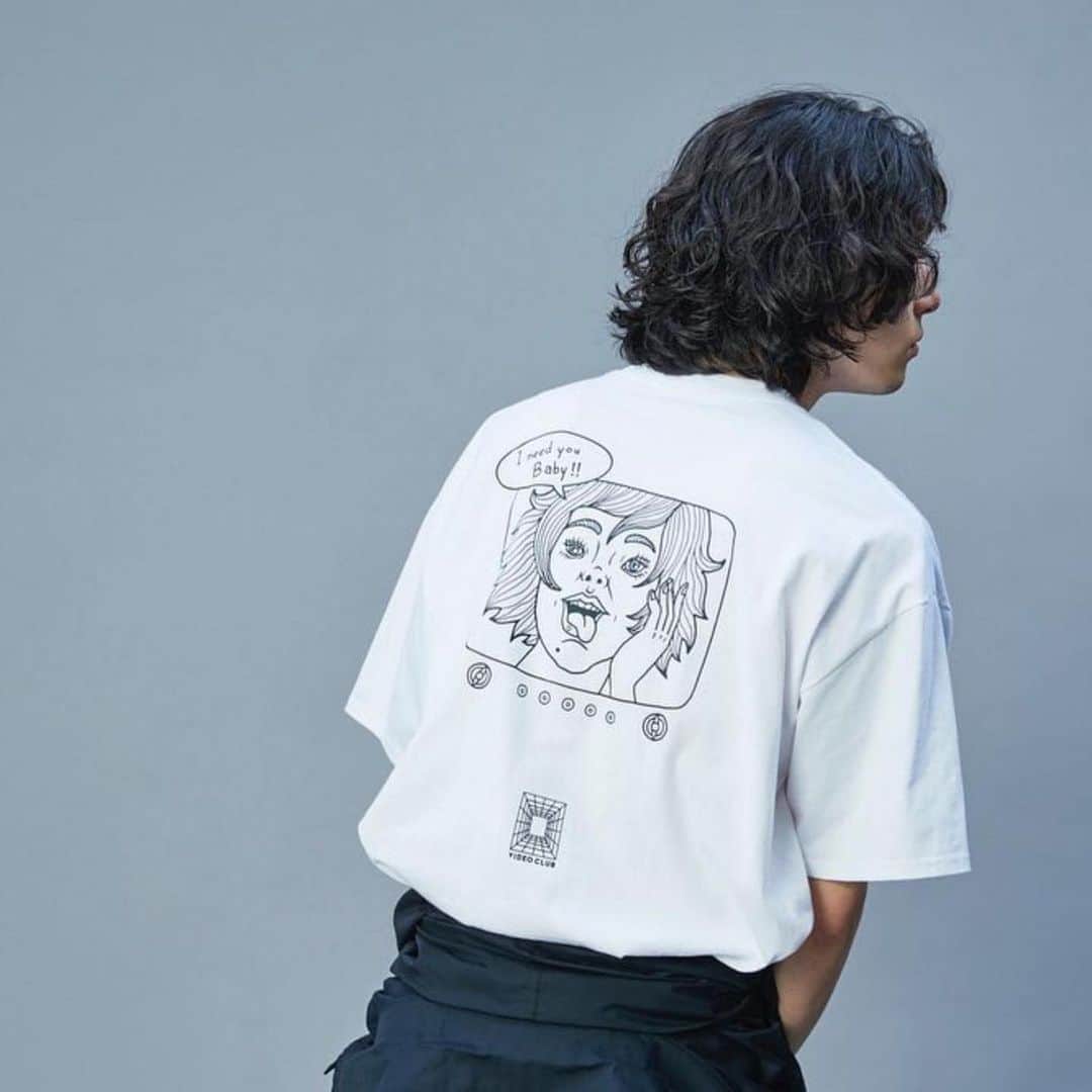 田中裕介さんのインスタグラム写真 - (田中裕介Instagram)「I Need You Baby ”VIDEO CLUB S/S TEE" Type C Dropping tomorrow!!!  - - - - - - - - - - - - - - - - - - - -  MENS-Masaki Seko 180cm  wears size L LADYS-Mii 162cm wears size L  @freaksstore_official  @daytona_park  @mitershinichi  @tnkusk」4月20日 22時47分 - tnkusk
