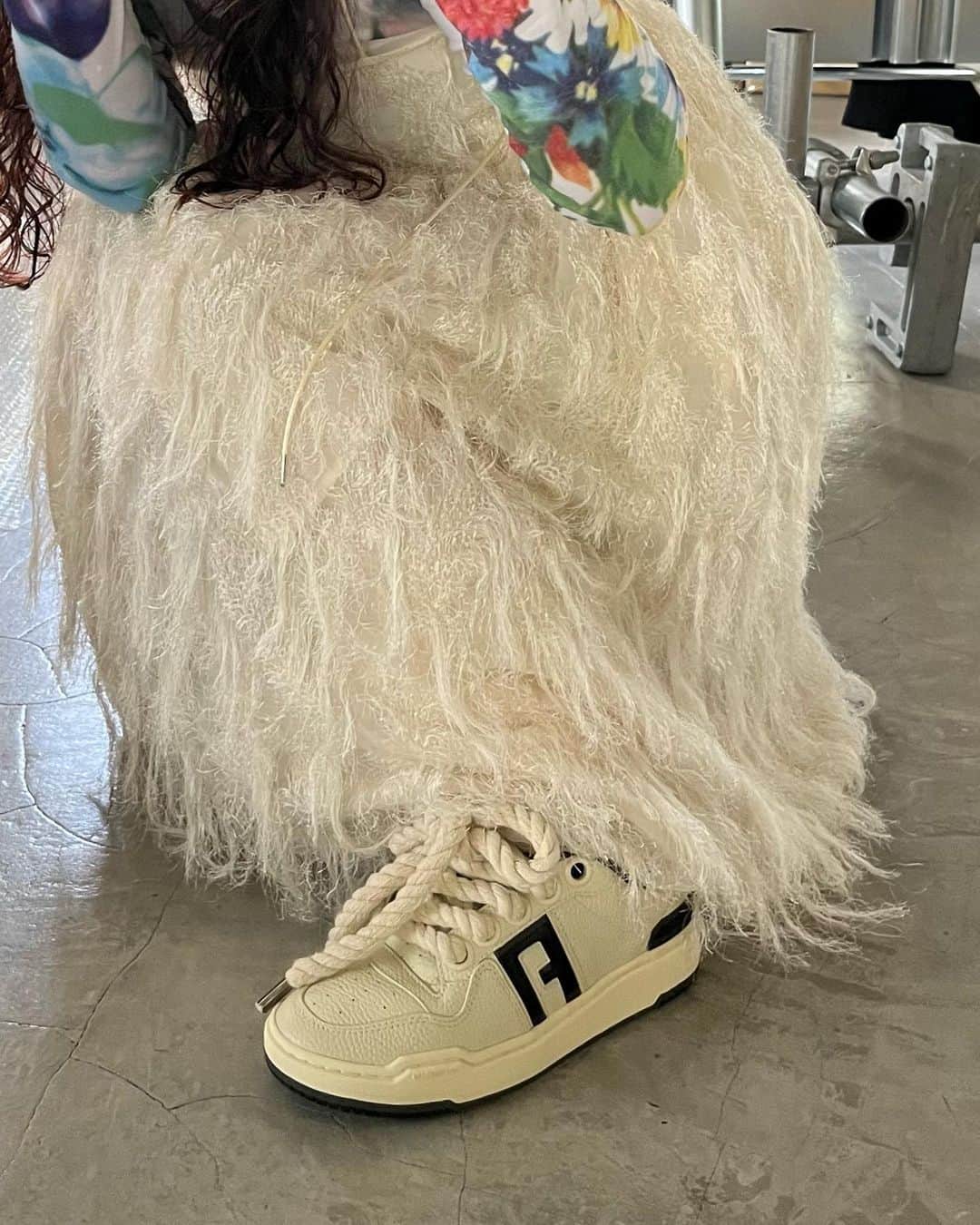 のインスタグラム：「.  かわいいスニーカー探してた！ 明日からぜひ👟 (メンズサイズも少しあるよ)  FOOT INDUSTRY POP-UP STORE 4/21(fri)-4/30(sun) @3912higashi   #footindustry」