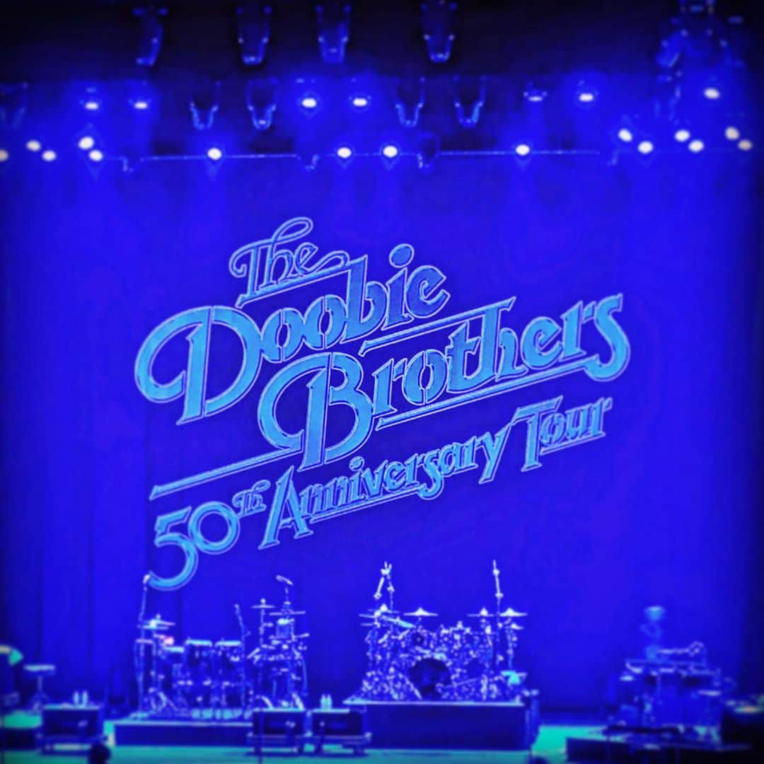 ただすけのインスタグラム：「#doobiebrothers #名古屋フォレストホール  行って来ました☺️ ライブって良いなぁ✨ リハと演奏の時だけは色々忘れていられると思ったけど、客席もこんな気持ちになれるんだなと思いました‼️ 引き続きツアー頑張るぞぉ💪」
