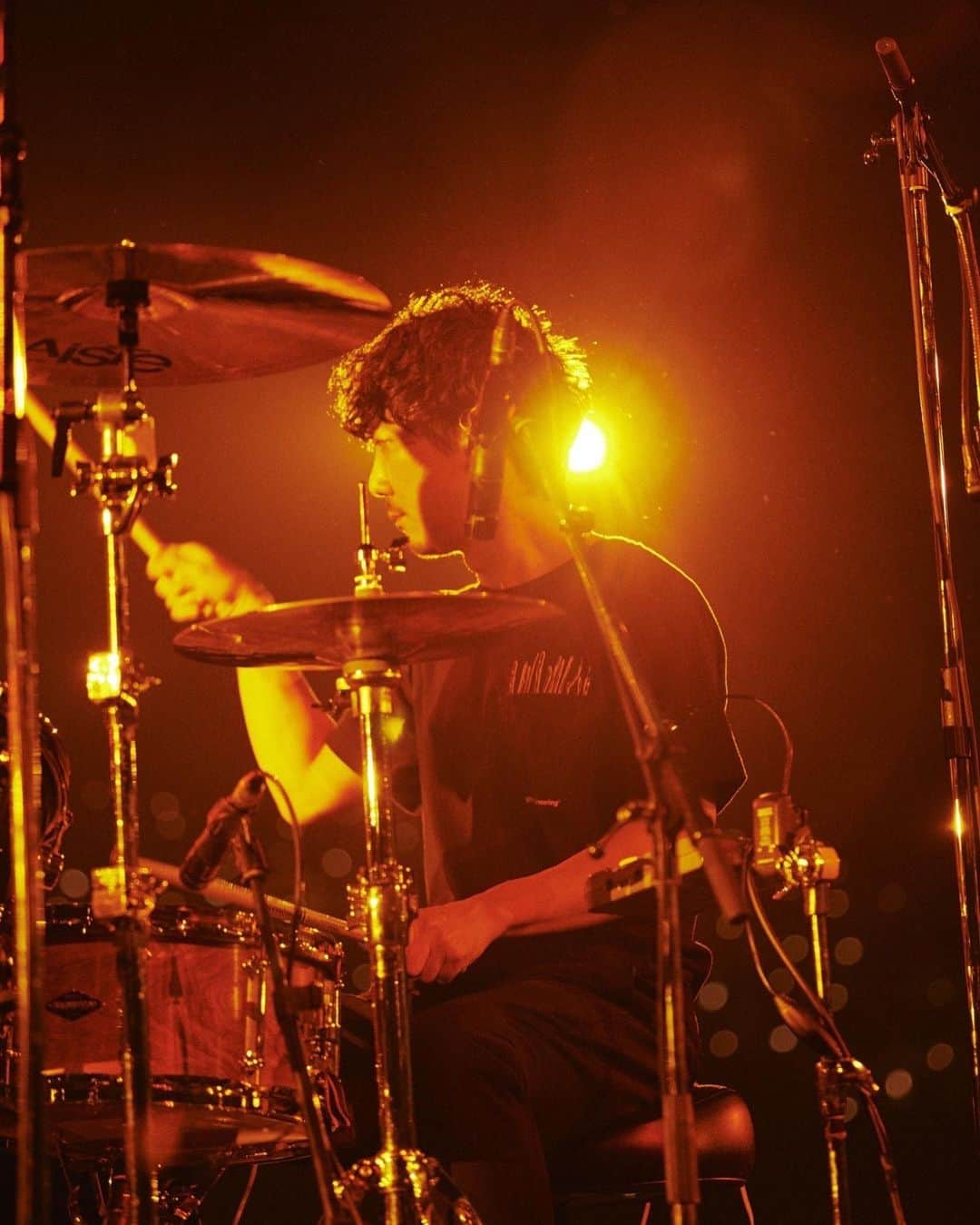 BUMP OF CHICKENさんのインスタグラム写真 - (BUMP OF CHICKENInstagram)「2023/4/20 BUMP OF CHICKEN TOUR 2023 be there @ HOKKAIDO PREFECTURAL SPORTS CENTER HOKKAI KITAYELL  Photo by @yoshiharuota  #bethere」4月20日 23時07分 - bumpofchickenofficial