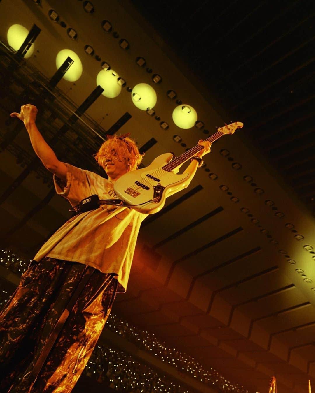 BUMP OF CHICKENさんのインスタグラム写真 - (BUMP OF CHICKENInstagram)「2023/4/20 BUMP OF CHICKEN TOUR 2023 be there @ HOKKAIDO PREFECTURAL SPORTS CENTER HOKKAI KITAYELL  Photo by @yoshiharuota  #bethere」4月20日 23時07分 - bumpofchickenofficial