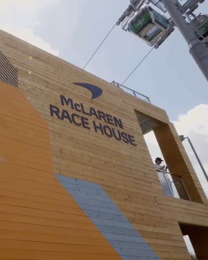 McLaren Automotiveのインスタグラム：「This May, Formula 1™ returns to Miami.   You have the exclusive opportunity to join McLaren Automotive, package includes all day hospitality at McLaren Race House, VIP McLaren Party, exclusive gifts and opportunities.   Book now via our link in bio」