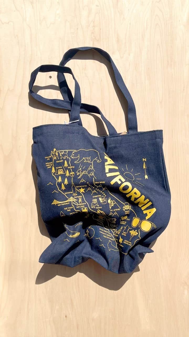 マップトートのインスタグラム：「Wash, rinse, reuse, repeat! Maptotes are meant to be used. Constructed from sturdy US Cotton we strive to create bags that will last! If your totes could use some TLC head to our blog for our pointers.」