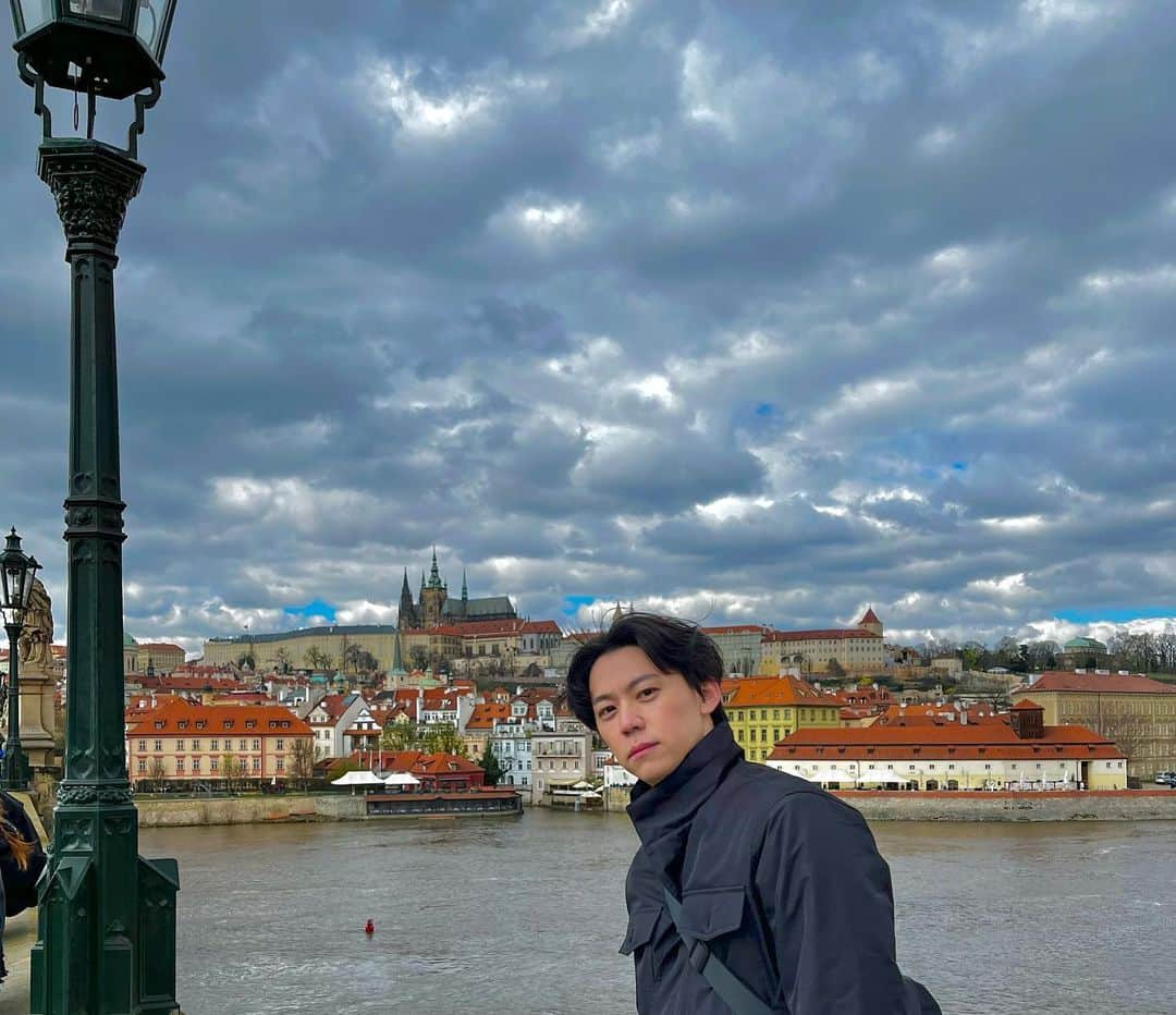 インソクさんのインスタグラム写真 - (インソクInstagram)「🇨🇿🏰  #prague #pragueworld #praguecastle #praha #동유럽 #프라하 #프라하여행 프라하성 #프라하신혼여행 #신혼여행 #신혼부부 #유럽신혼여행 #유럽신혼일기 #유럽빈티지 #プラハ」4月20日 23時27分 - soku_sokus