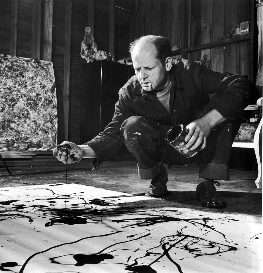 lifeのインスタグラム：「Painter Jackson Pollock working in his studio, dropping paint onto a canvas, 1949.   Visit the link in bio to see more Artists behind the Art: Portraits of Famous Painters and Sculptors.   (📷 Martha Holmes/LIFE Picture Collection)  #LIFEMagazine #LIFEArchive #MarthaHolmes #JacksonPollock #Art #Artist #Painting #Stuido #1940s」